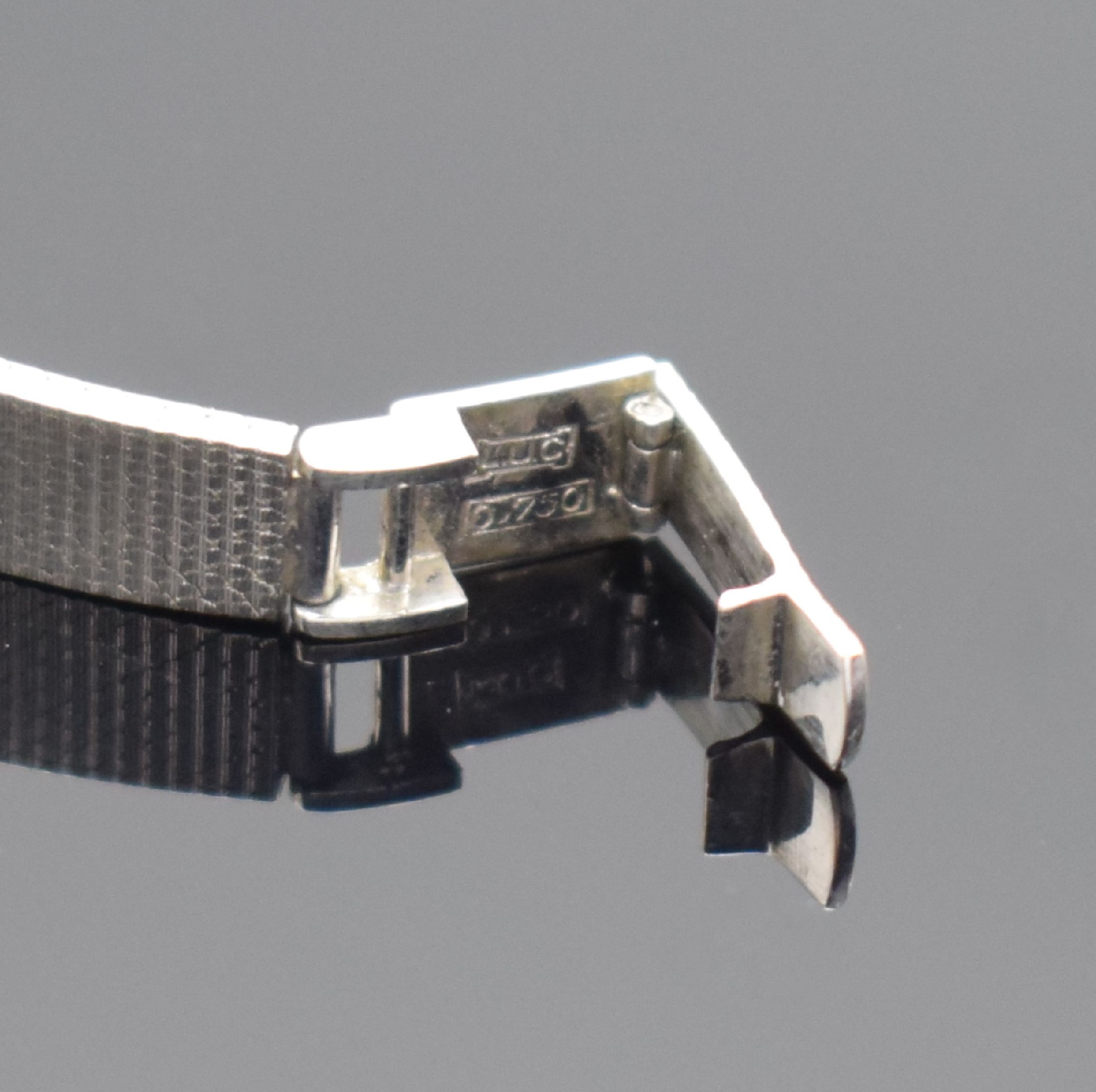 Detail b: L. U. CHOPARD Damenarmbanduhr in WG 750/000 Referenz 5026, Schweiz um 1980, Handaufzug, 2-teil. Gehäuse, Boden aufgedr., Milanaiseband, silb. ...