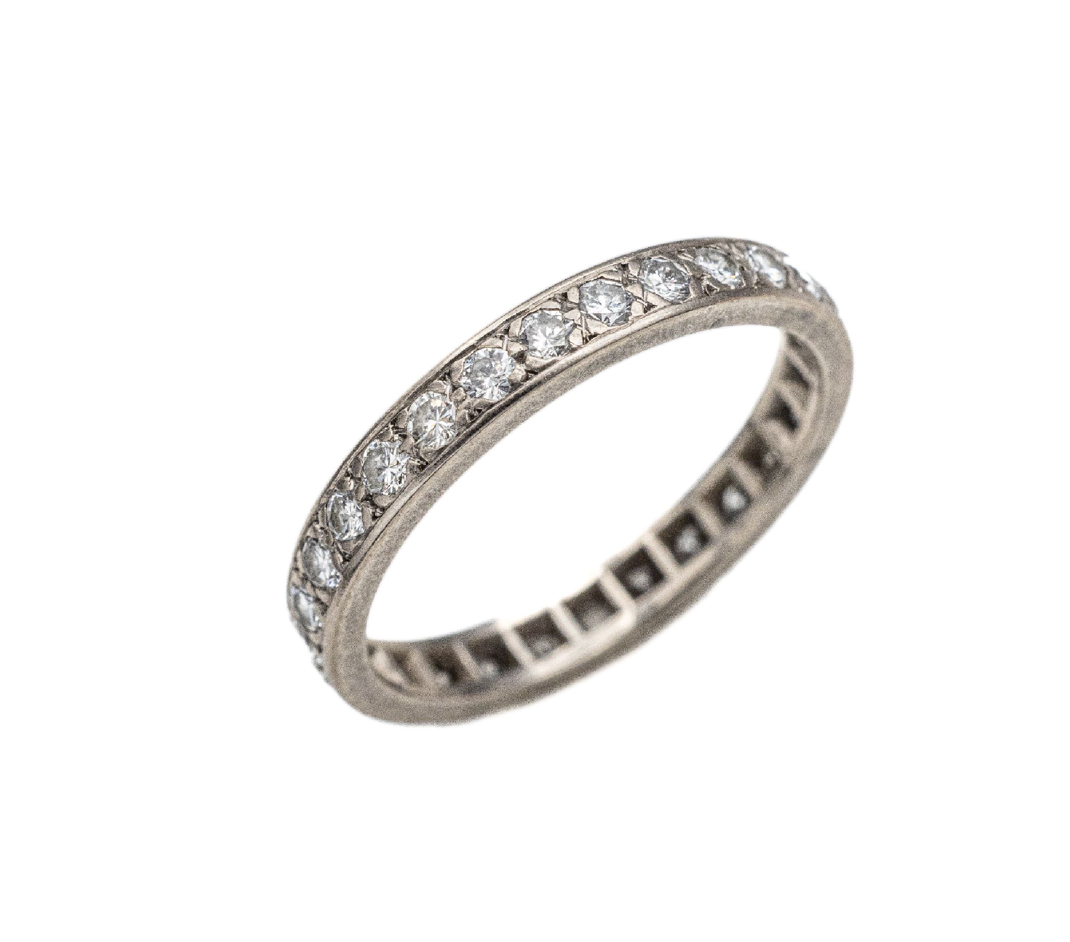 14 kt Gold Brillant-Ring, WG 585/000, 28 Brillanten zus. ca. 1.1 ct Weiß/si-p (2 Steinebesch.), RW 55, ca. 3.0 g