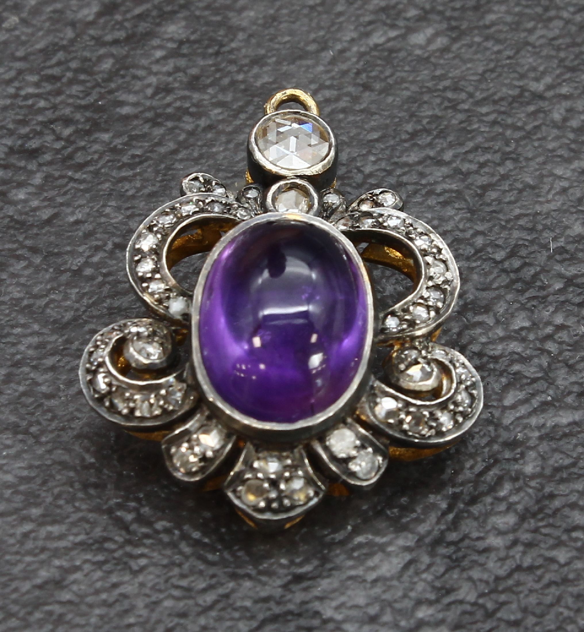 Detail d: Kreuzanhänger/Brosche mit Amethysten und Diamanten, deutsch um 1850/60, GG 750/000 und Silber gepr., Schauseite Silber, 7 Amethystcabochons zus. ...