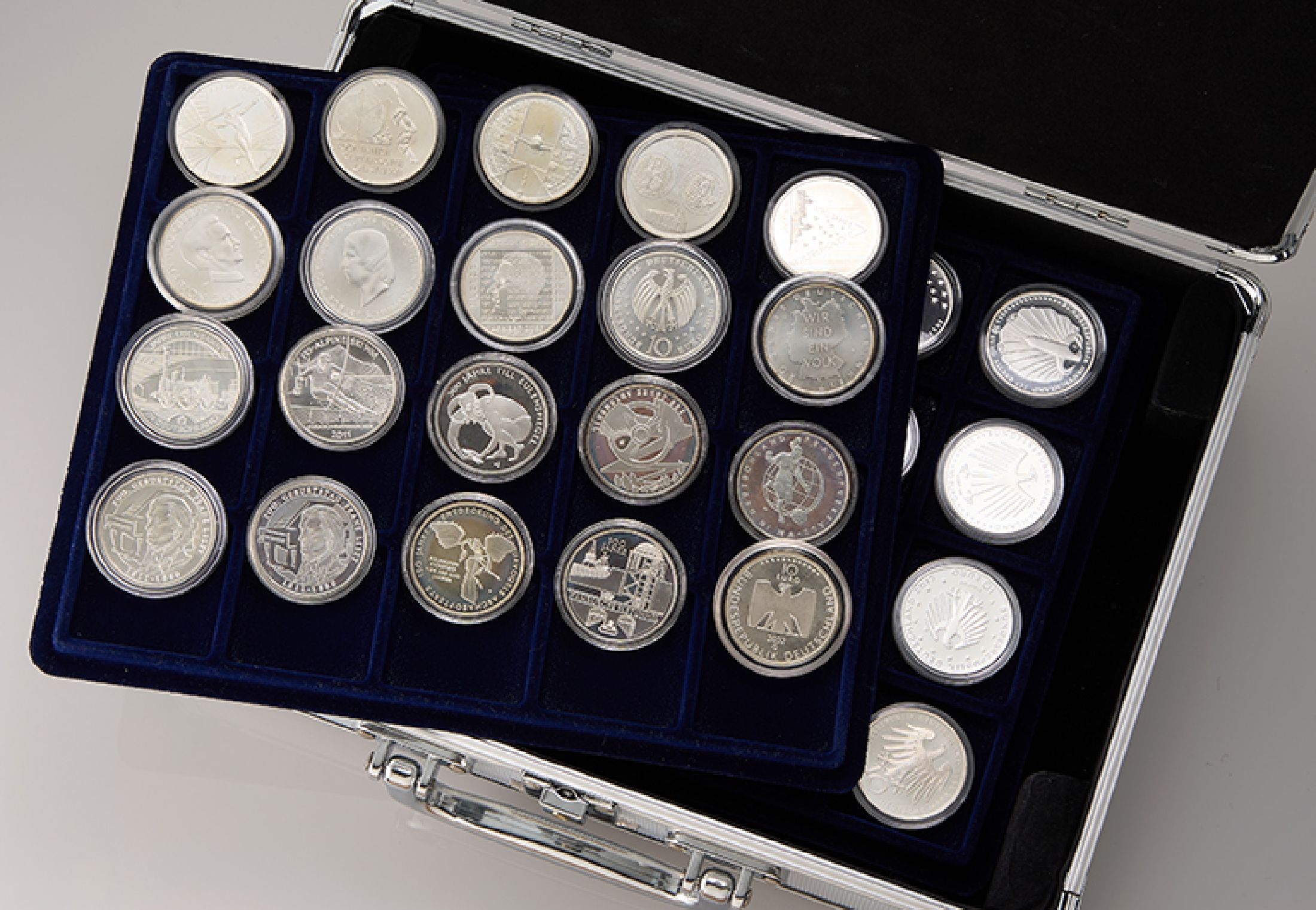 36 10 Mark Münzen und 79 10 Euro-Münzen, aus Sammlungsauflösung, 1972 bis 1999 bwz. 2002 bis 2005, reichhaltig