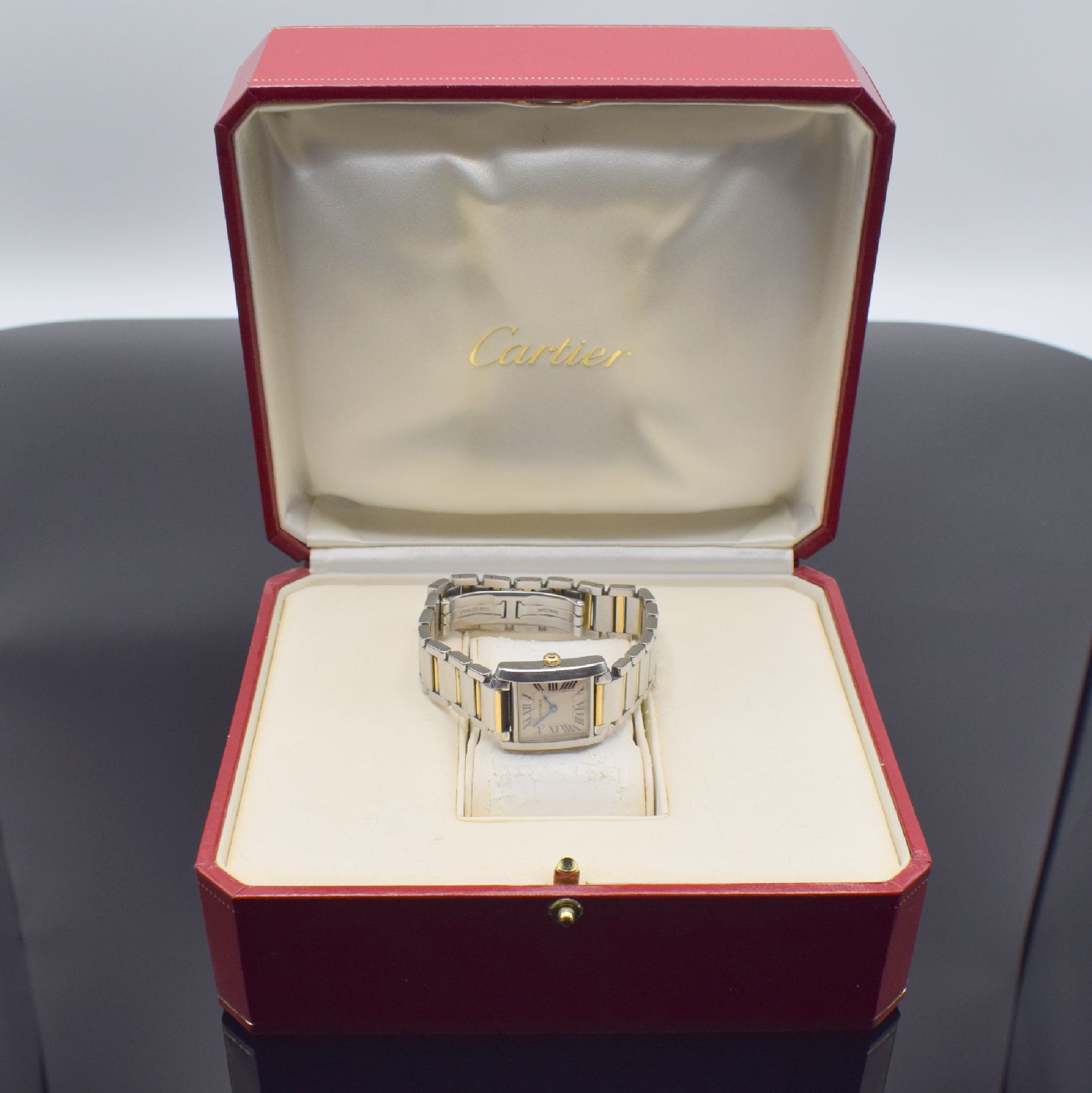 Detail f: CARTIER Tank Francaise Damenarmbanduhr Referenz 2384, Schweiz um 2005, quarz, Edelstahl/Gold kombiniert inkl. Gliederband m. dopp. Faltschl., Boden ...