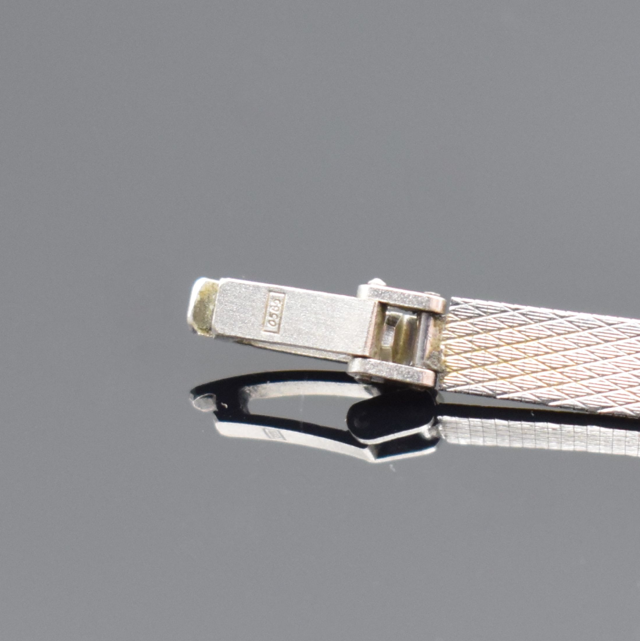 Detail b: PALLAS Exquisit Damenarmbanduhr in WG 585/000, Deutschland um 1965, Handaufzug, 2-teil. Gehäuse, Boden aufgedr., Milanaiseband, silb. Zifferbl. m. ...