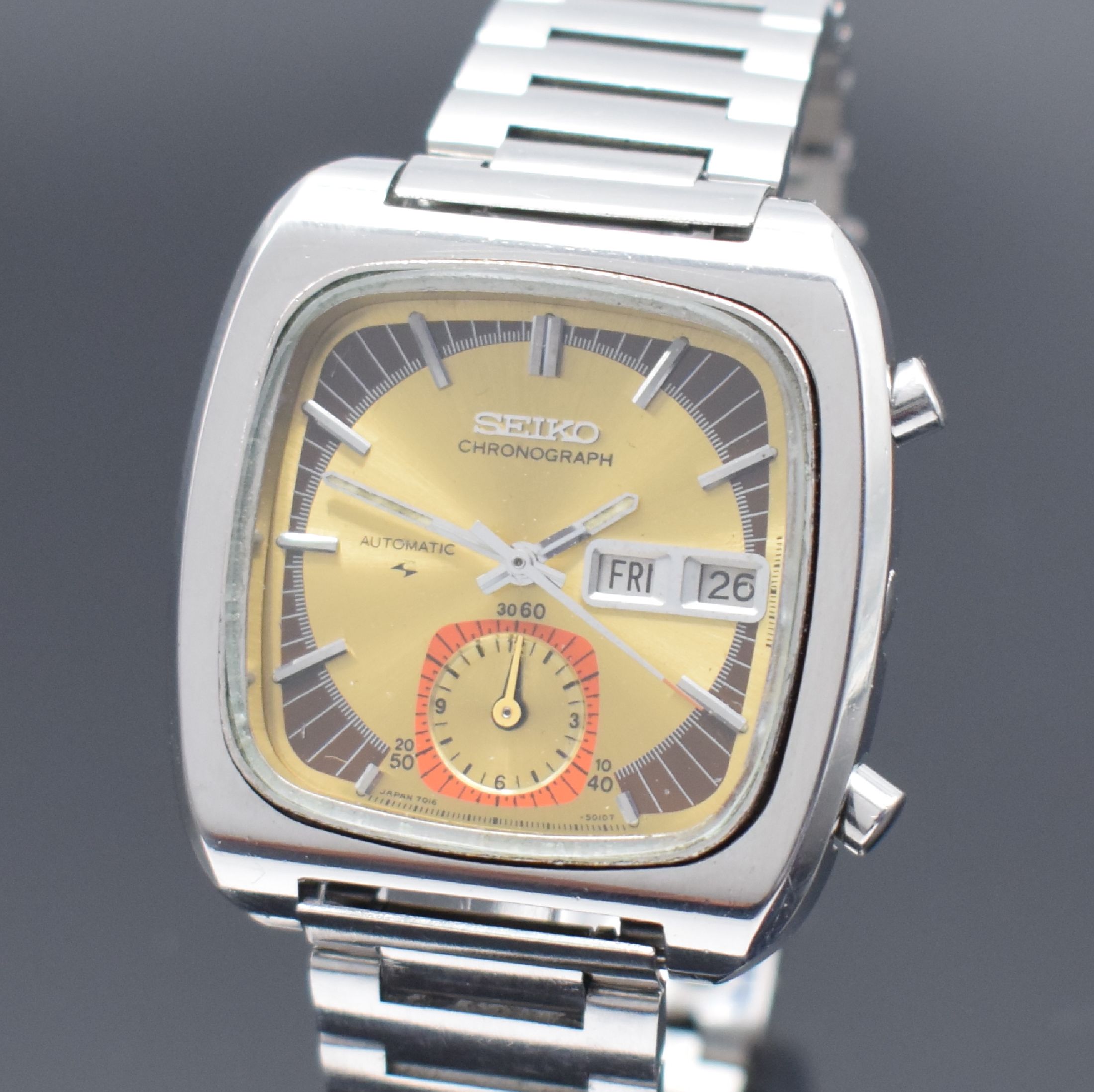 Detail a: SEIKO seltener Flyback-Chronograph mit Stunden- und Minutenzähler bei 6 Referenz 7016-5011, Japan um 1975, Automatik, Stahl- Stülpgeh., Seiko ...