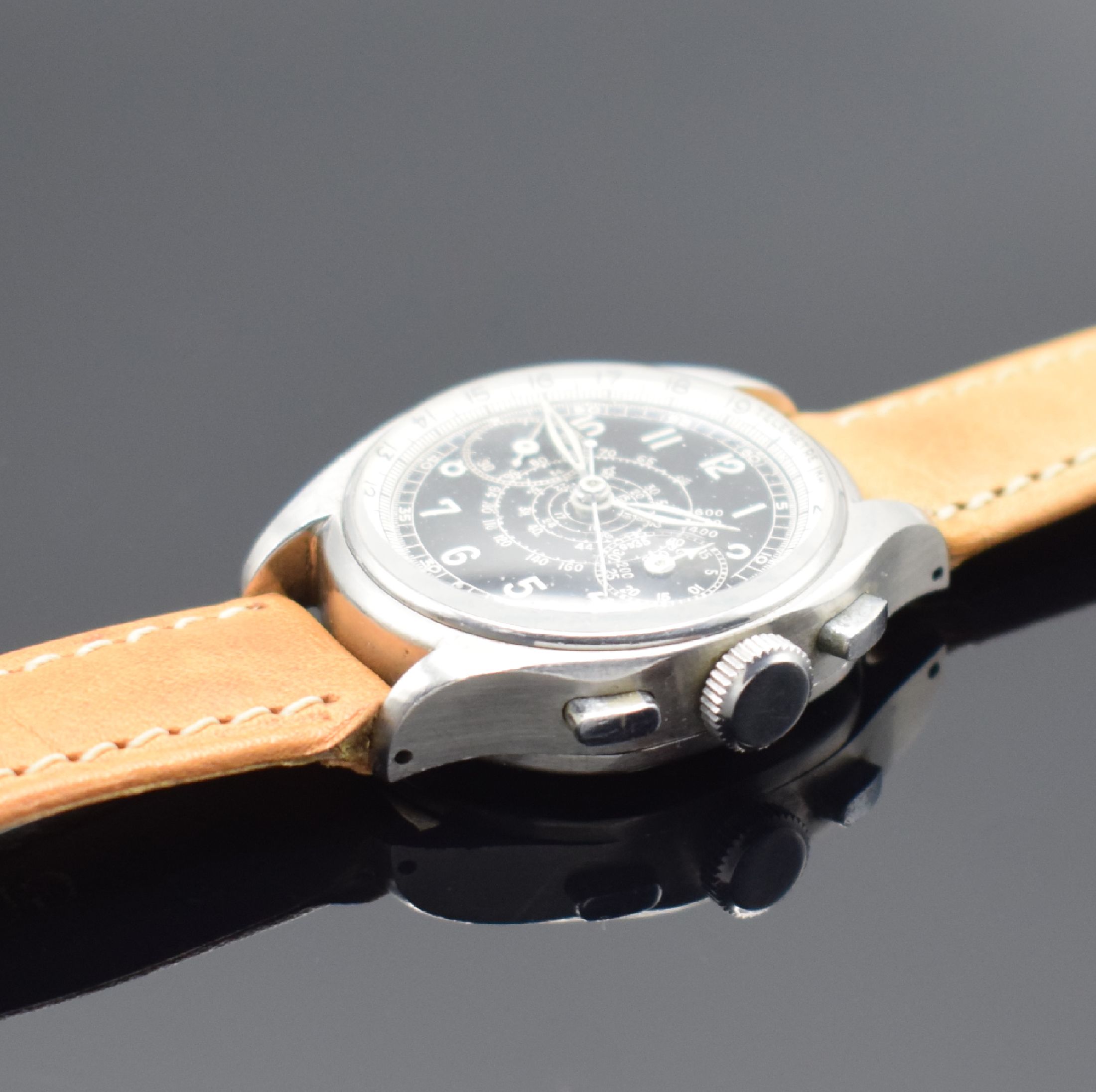 Detail b: EXCELSIOR PARK Kaliber 42 seltener Chronograph mit Formwerk in Stahl, Schweiz um 1940, Handaufzug, 2-tlg. Geh., Boden aufgedr., schwarzes ...