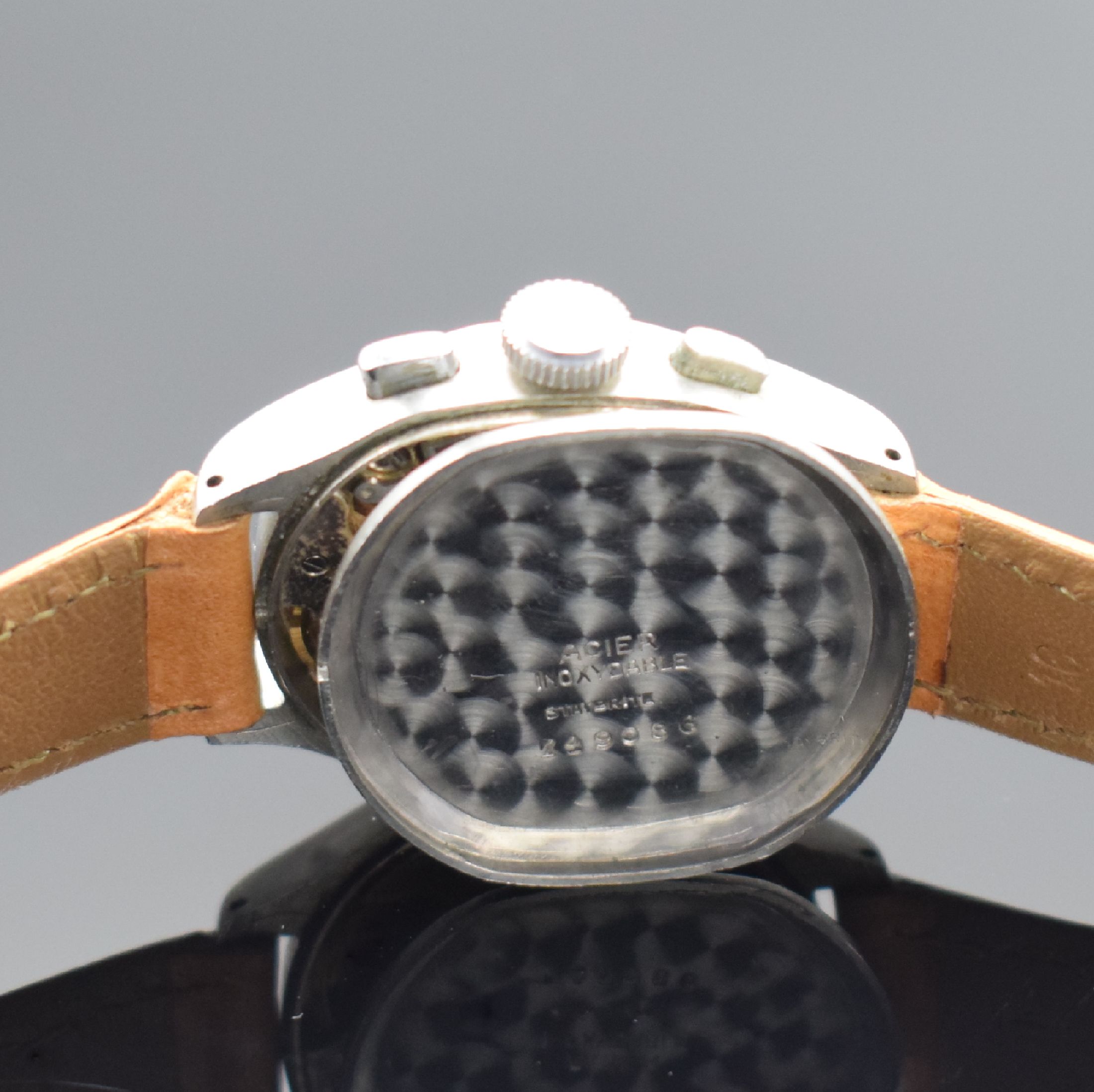 Detail e: EXCELSIOR PARK Kaliber 42 seltener Chronograph mit Formwerk in Stahl, Schweiz um 1940, Handaufzug, 2-tlg. Geh., Boden aufgedr., schwarzes ...