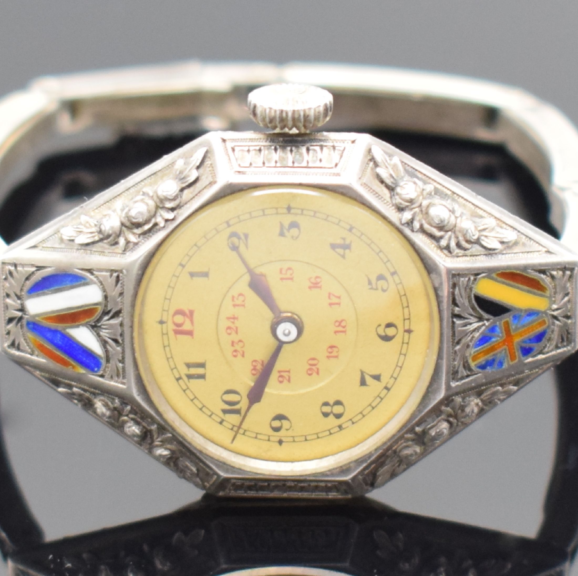 Detail a: VITALIS sehr seltene frühe Armbanduhr zum Kriegsende 1918 in Silber, Schweiz um 1918, Handaufzug, lang gezogenes 8-eckiges Scharniergeh., an 4 ...