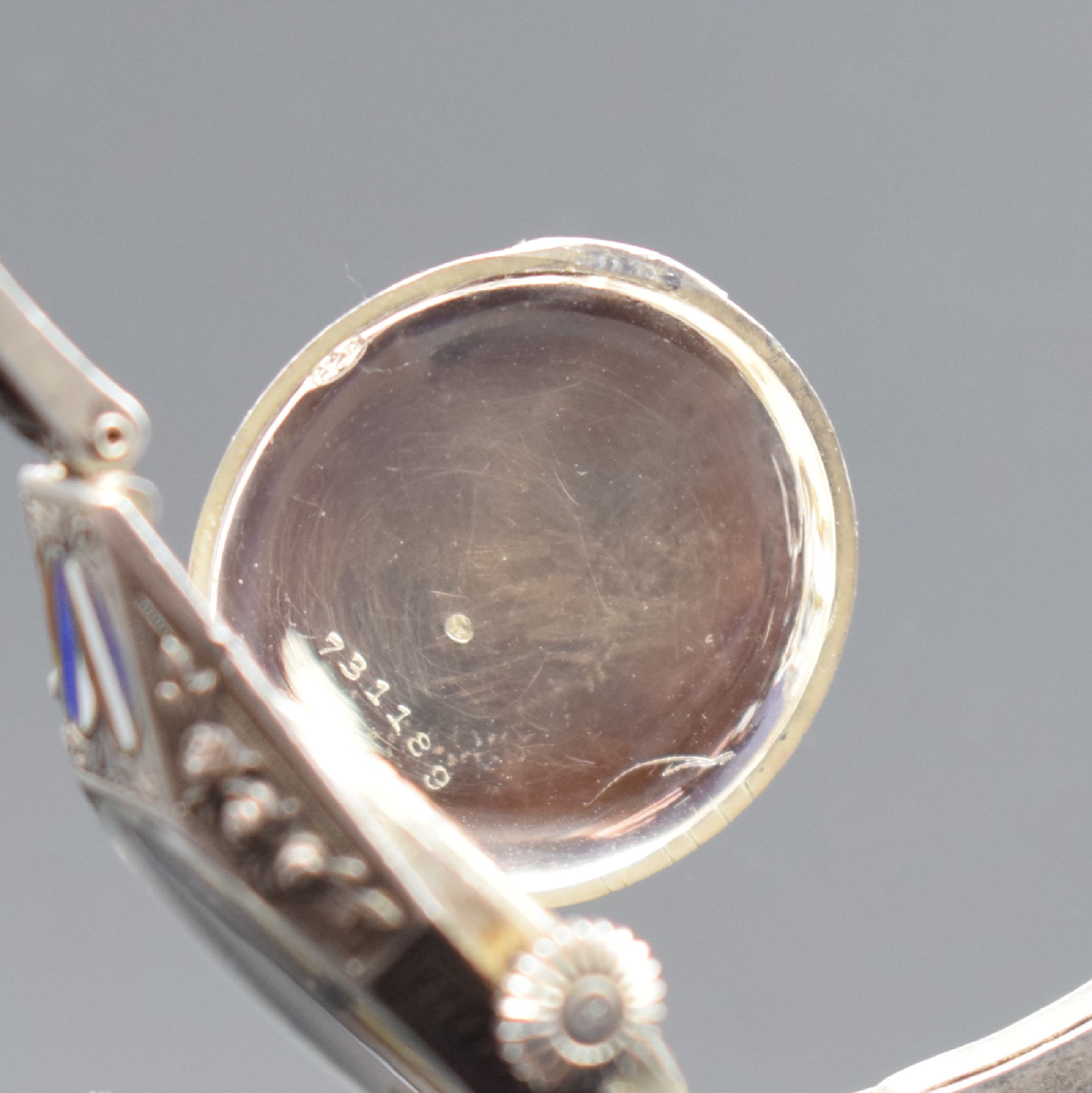 Detail f: VITALIS sehr seltene frühe Armbanduhr zum Kriegsende 1918 in Silber, Schweiz um 1918, Handaufzug, lang gezogenes 8-eckiges Scharniergeh., an 4 ...