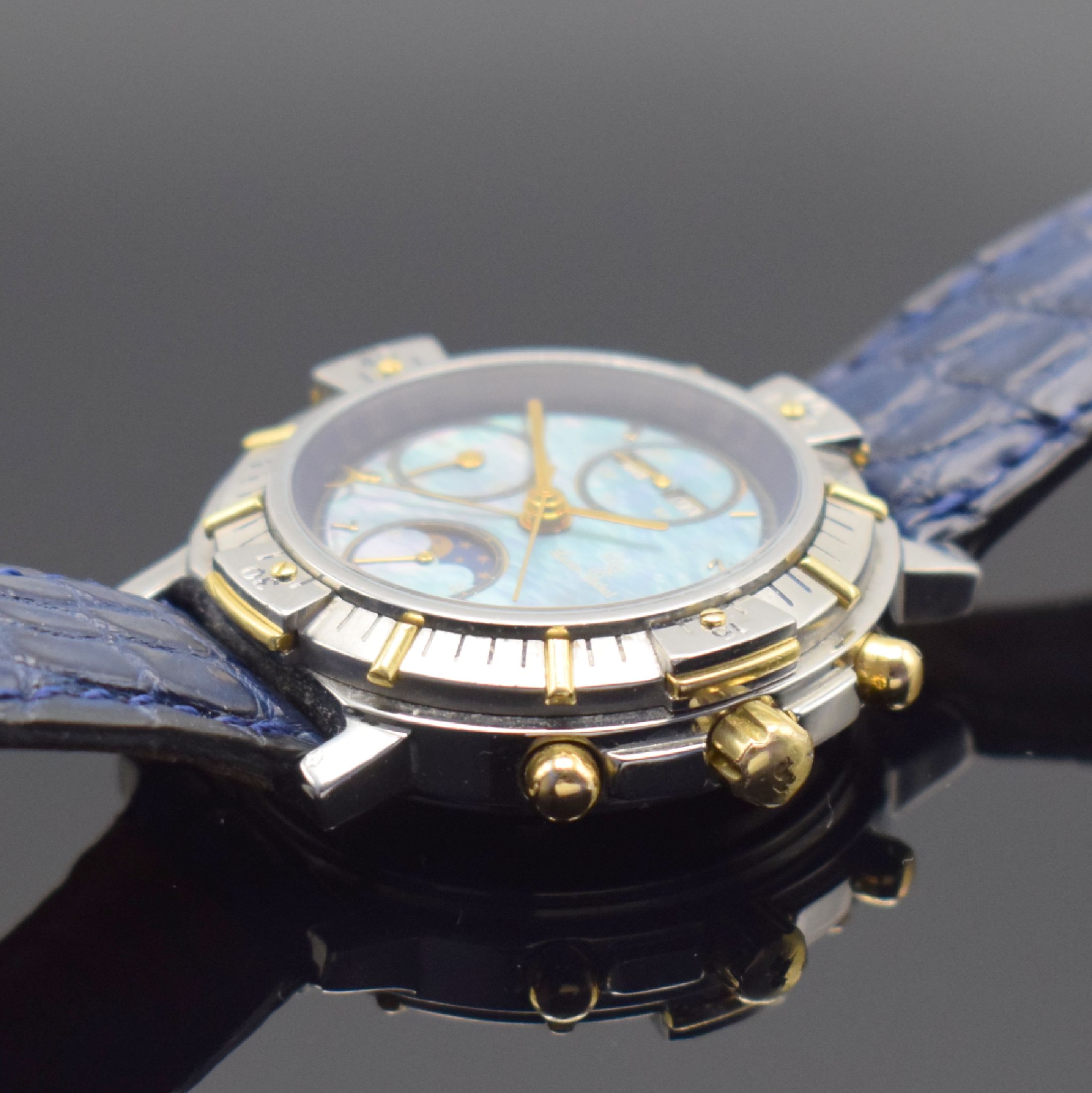 Detail b: LUCIEN ROCHAT Herrenchronograph mit Voll- Kalender in Stahl, Schweiz um 1990, Automatik, Geh. m. eins. drehb. Lunette, einges. Gold-Indexe, Boden u. ...