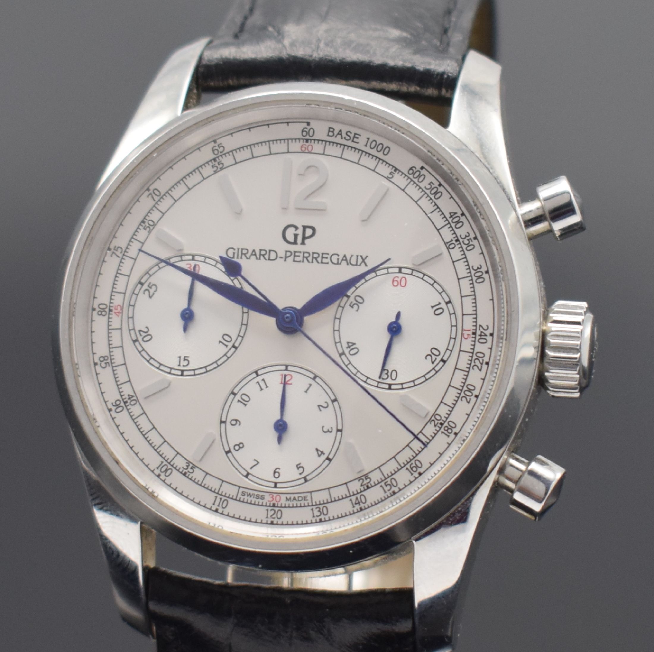 Detail a: GIRARD PERREGAUX Herrenchronograph in Stahl Referenz 49480, Schweiz um 2011, Automatik, Saphirglas, Boden bez. "30 ANNI IN Fiat" 7- fach ...