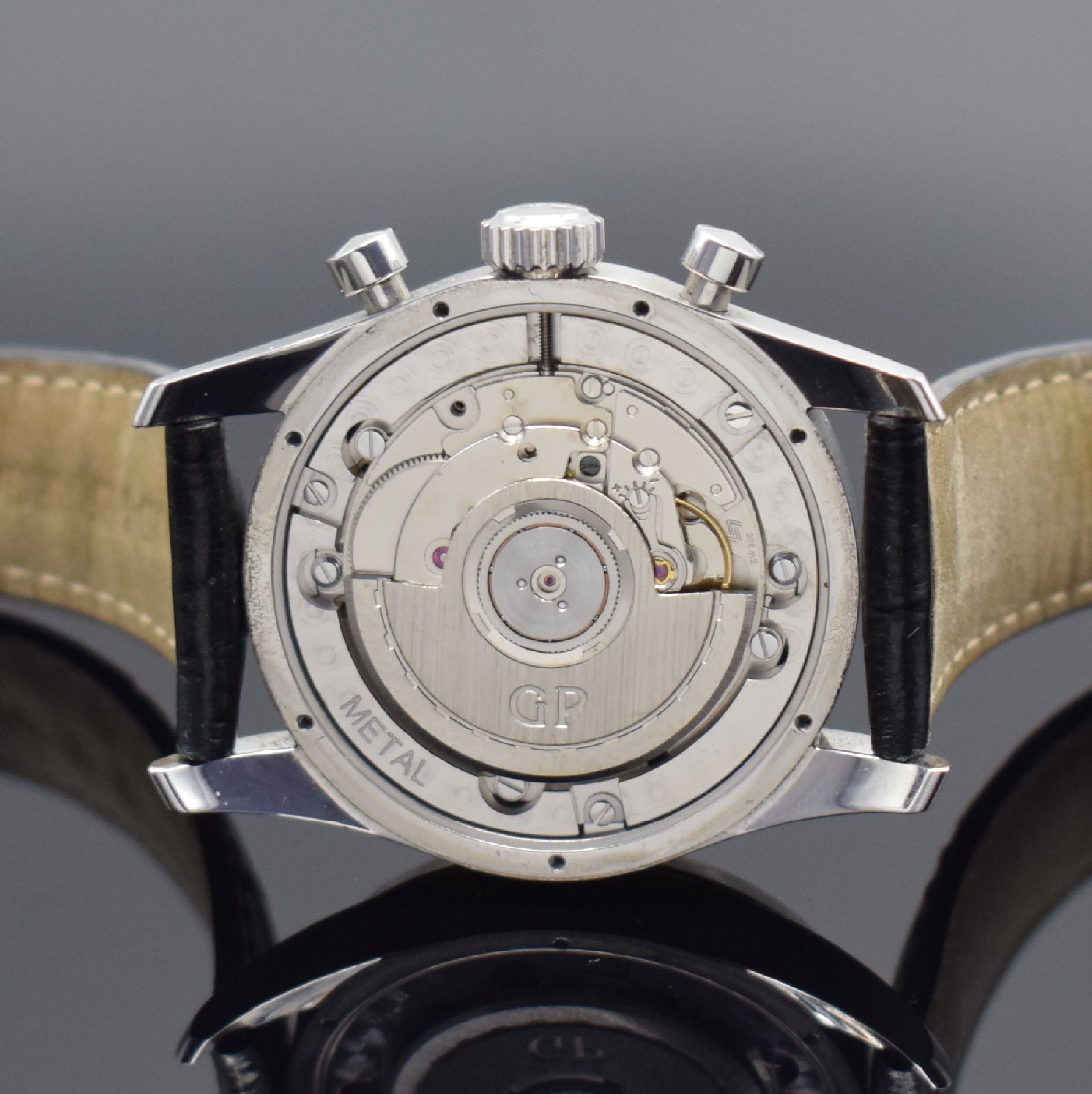 Detail e: GIRARD PERREGAUX Herrenchronograph in Stahl Referenz 49480, Schweiz um 2011, Automatik, Saphirglas, Boden bez. "30 ANNI IN Fiat" 7- fach ...