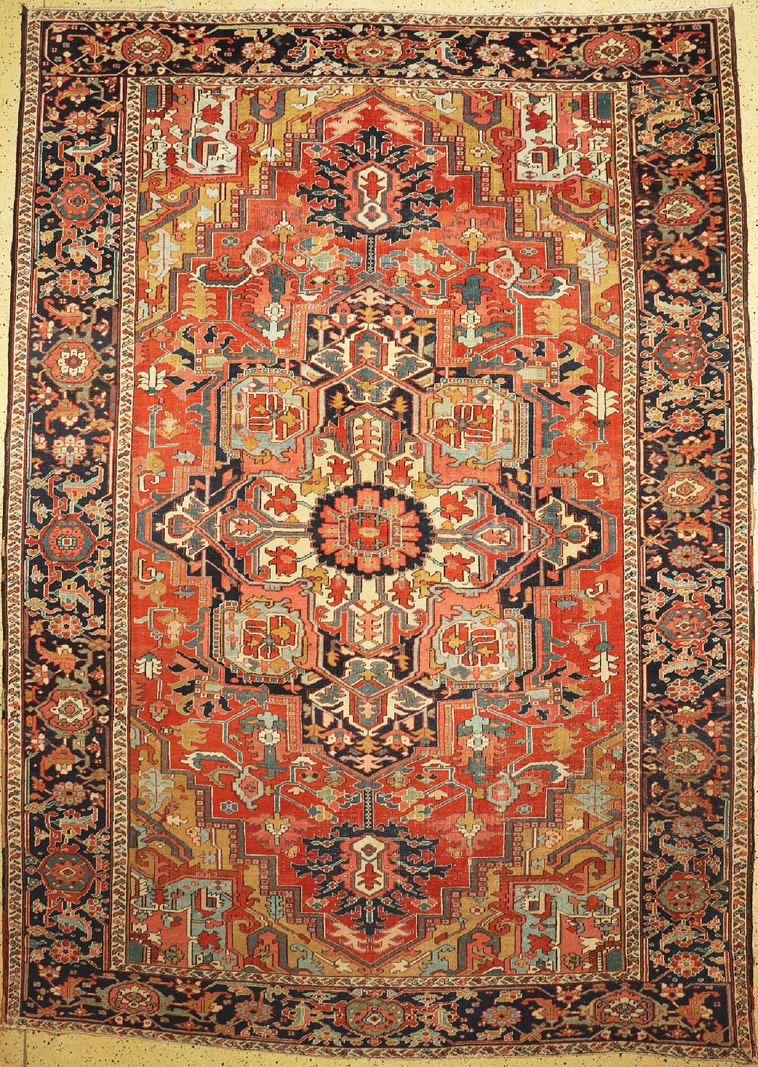 Heriz antik, Persien, um 1900, Wolle auf Baumwolle, ca. 410 x 295 cm, EHZ: 4(eine Stelle Morsch ca. 30 cm durchm.