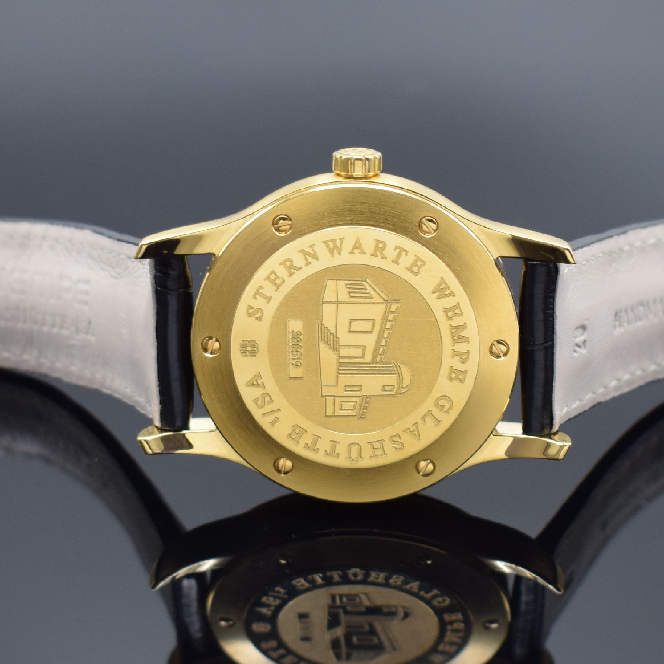 Detail d: WEMPE Zeitmeister Glashütte i/SA Chronometer Herrenarmbanduhr Referenz WM140014, Deutschland um 2020, Automatik, verg. Gehäuse, Boden 6-fach ...