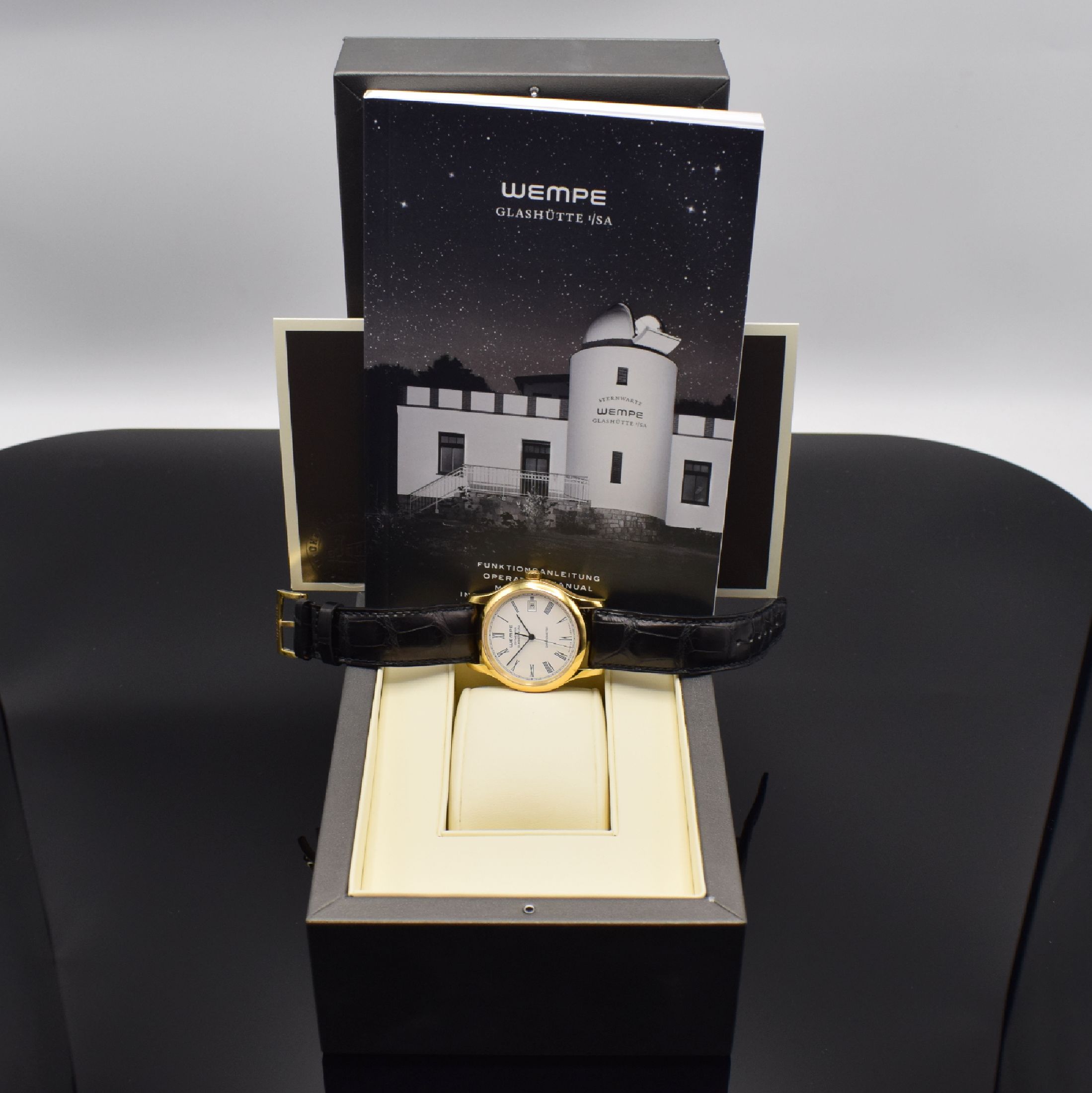 Detail e: WEMPE Zeitmeister Glashütte i/SA Chronometer Herrenarmbanduhr Referenz WM140014, Deutschland um 2020, Automatik, verg. Gehäuse, Boden 6-fach ...