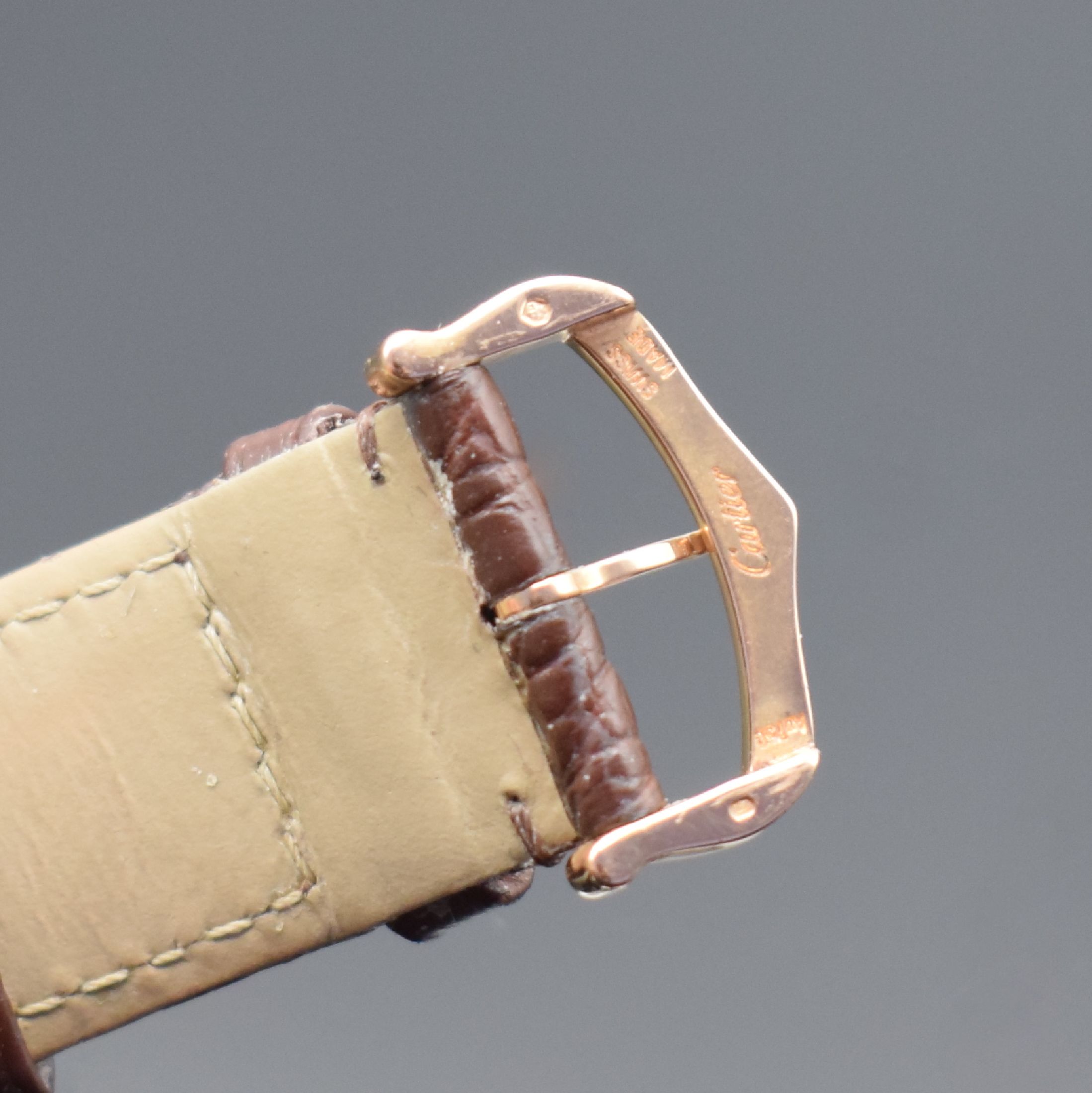 Detail b: CARTIER Armbanduhr Ronde Solo in Roségold 750/000 Referenz W2RN0008, Automatik, Edelstahlboden 8-fach verschr., orig. Lederband m. orig. Roségold ...