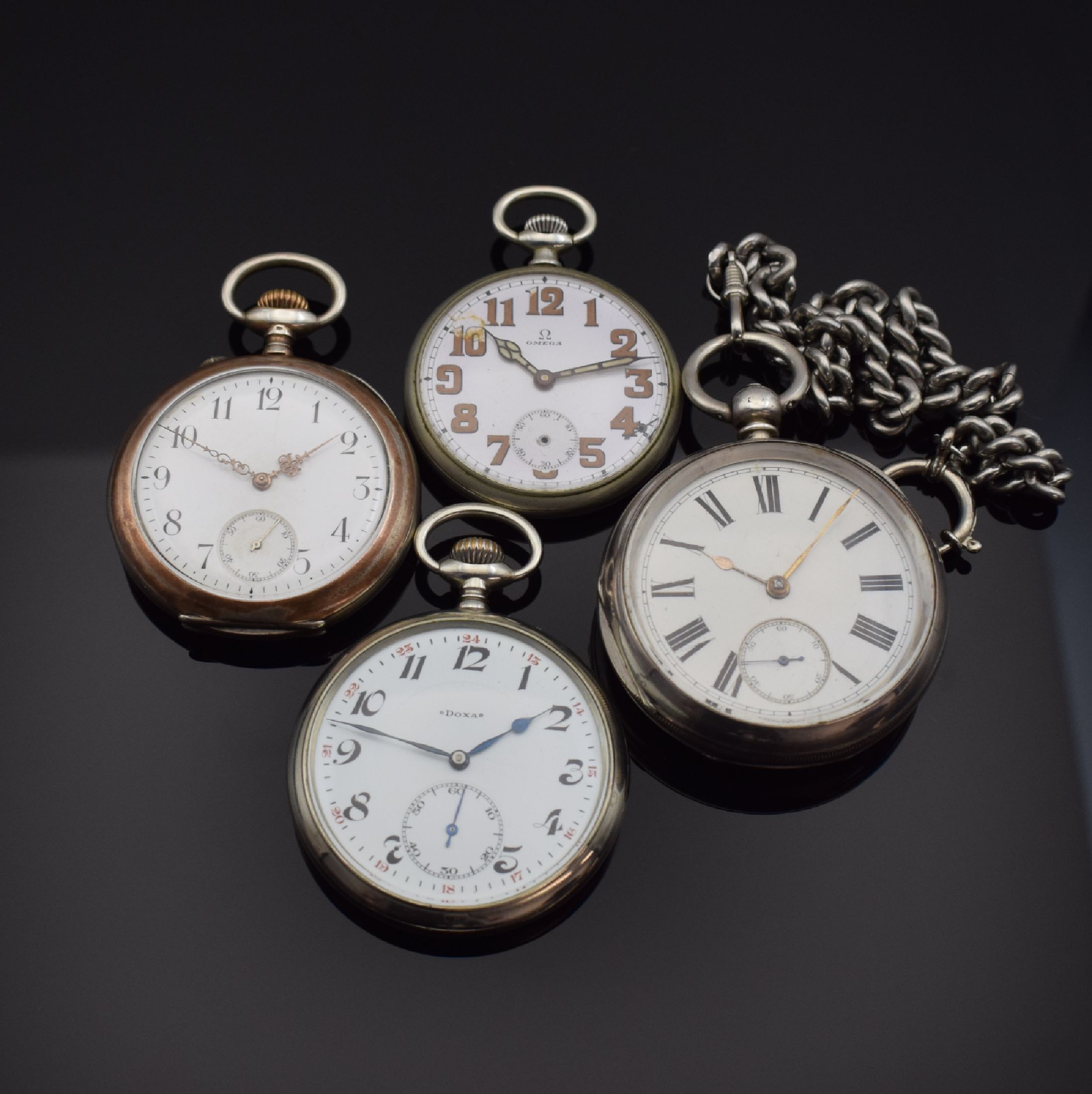 OMEGA und 3 weitere offene Taschenuhren, Schweiz / England ca. 1880 - 1940, 1. Omega, Nickelgeh., Emailzifferbl. def., Leuchtzahlen und -zeiger, ...