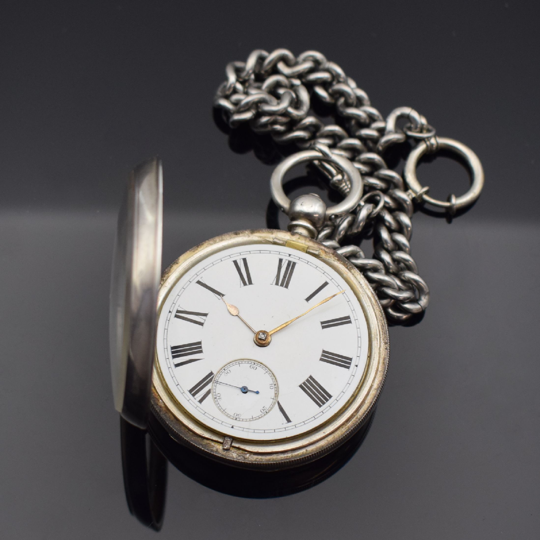 Detail h: OMEGA und 3 weitere offene Taschenuhren, Schweiz / England ca. 1880 - 1940, 1. Omega, Nickelgeh., Emailzifferbl. def., Leuchtzahlen und -zeiger, ...