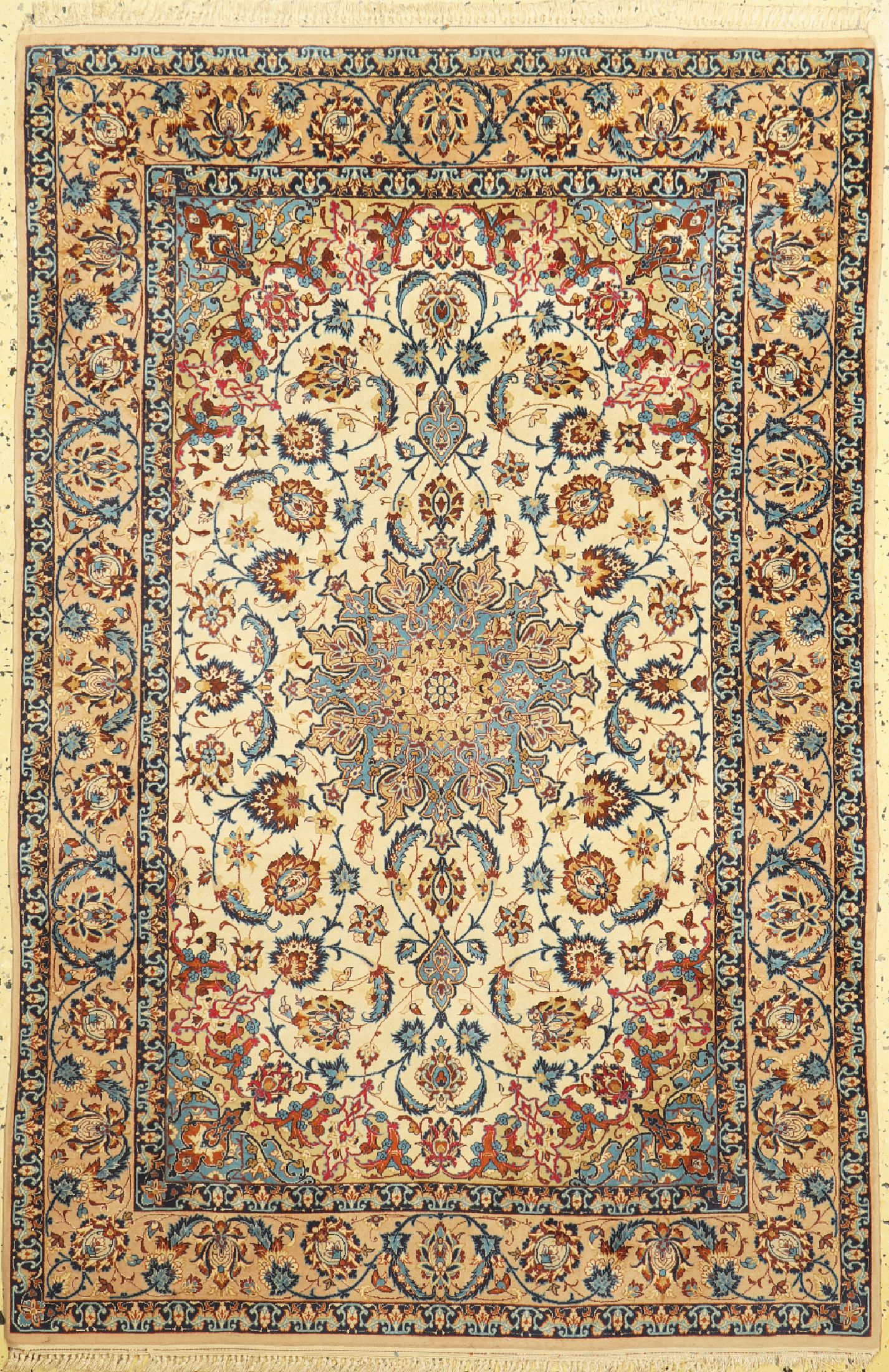Esfahan fein, Persien, ca. 50 Jahre, Korkwolle mit und auf Seide, ca. 167 x 107 cm,ca. 1,0 Mio. Kn/qm, verschmutzt, EHZ: 1-2