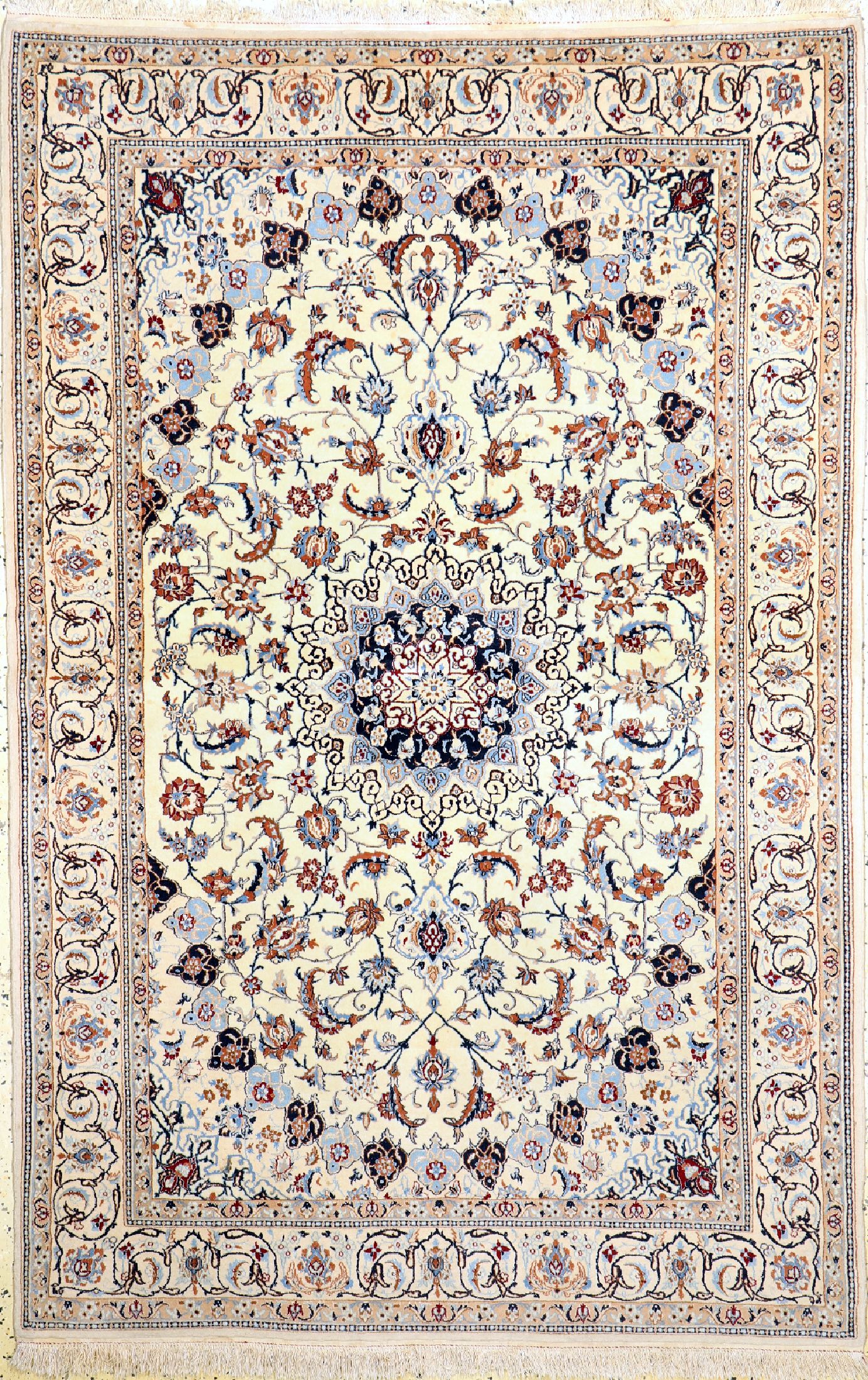 Nain fein(6 La), Persien, ca. 50 Jahre, Korkwolle mit Seide, ca. 200 x 130 cm, ca. 1,0Mio. Kn/qm, verschmutzt, EHZ: 1-2