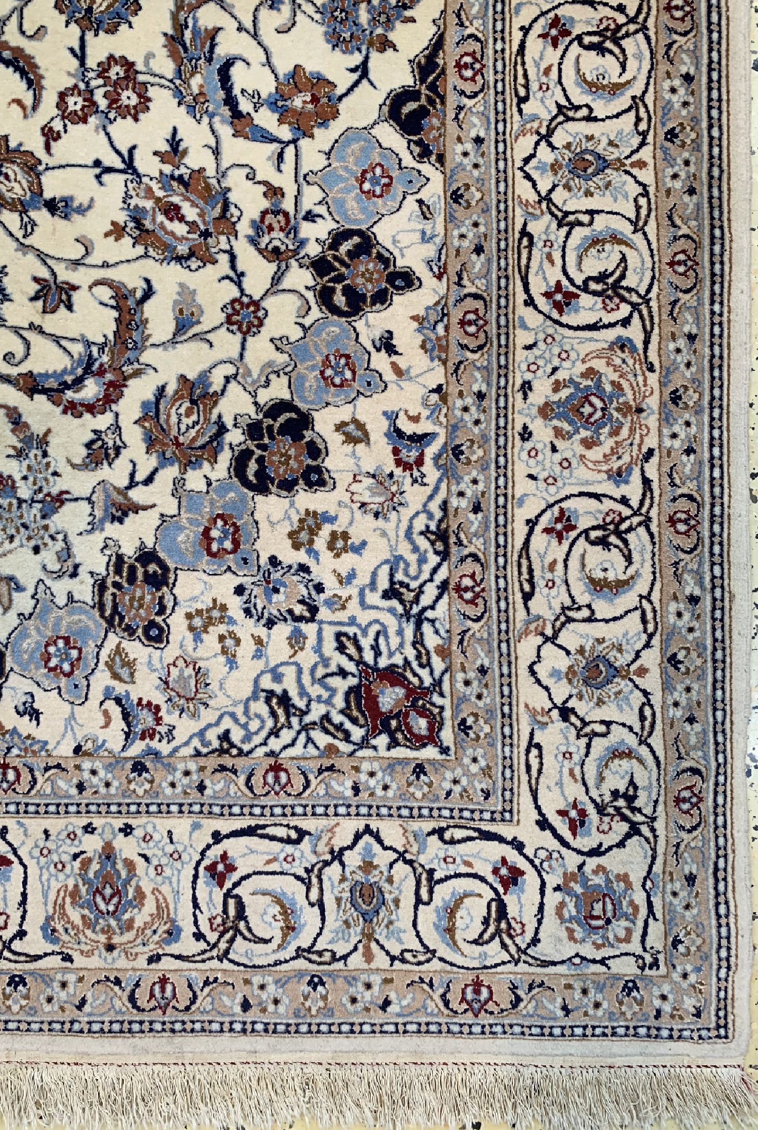 Detail a: Nain fein(6 La), Persien, ca. 50 Jahre, Korkwolle mit Seide, ca. 200 x 130 cm, ca. 1,0Mio. Kn/qm, verschmutzt, EHZ: 1-2