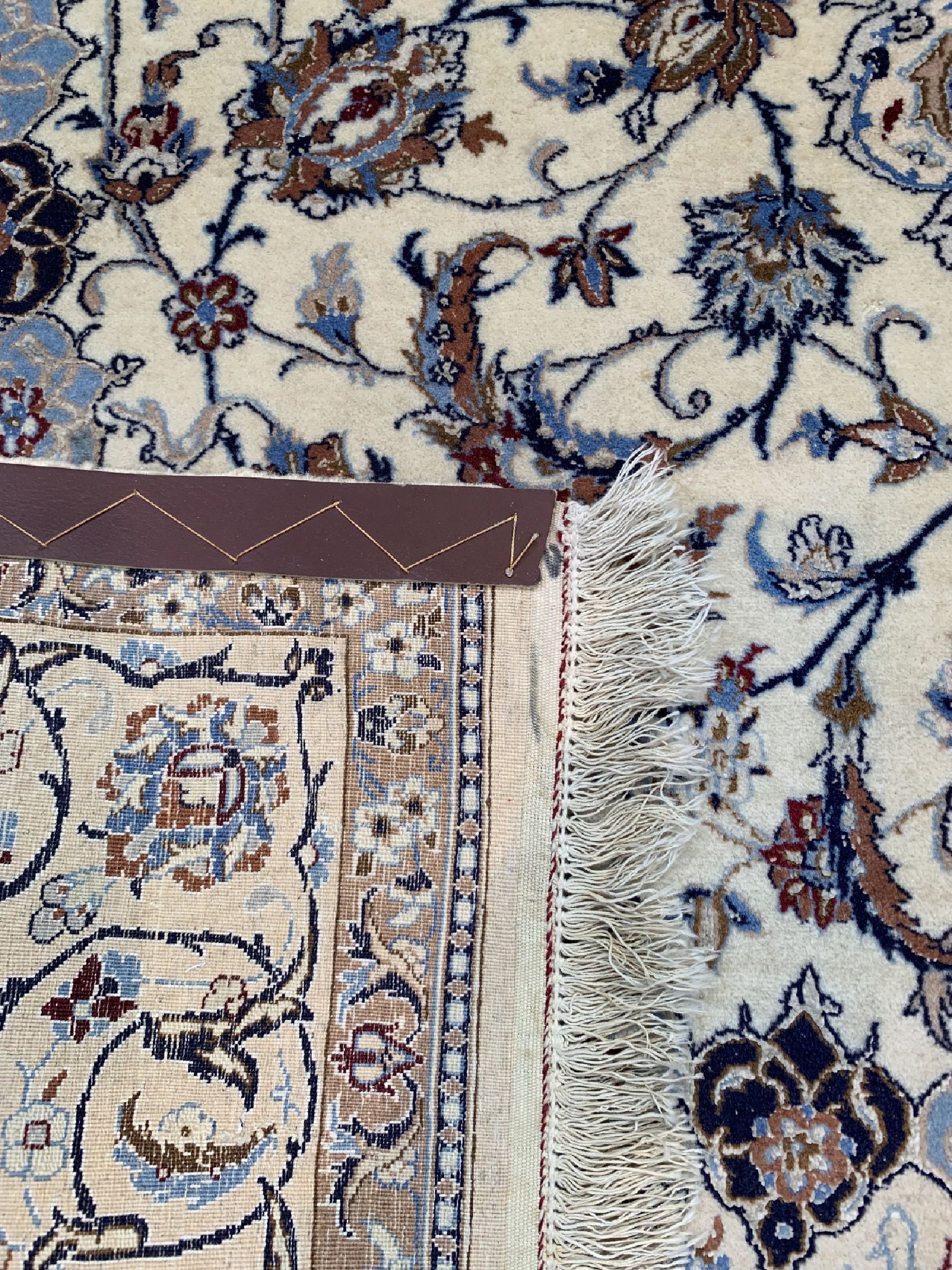 Detail d: Nain fein(6 La), Persien, ca. 50 Jahre, Korkwolle mit Seide, ca. 200 x 130 cm, ca. 1,0Mio. Kn/qm, verschmutzt, EHZ: 1-2
