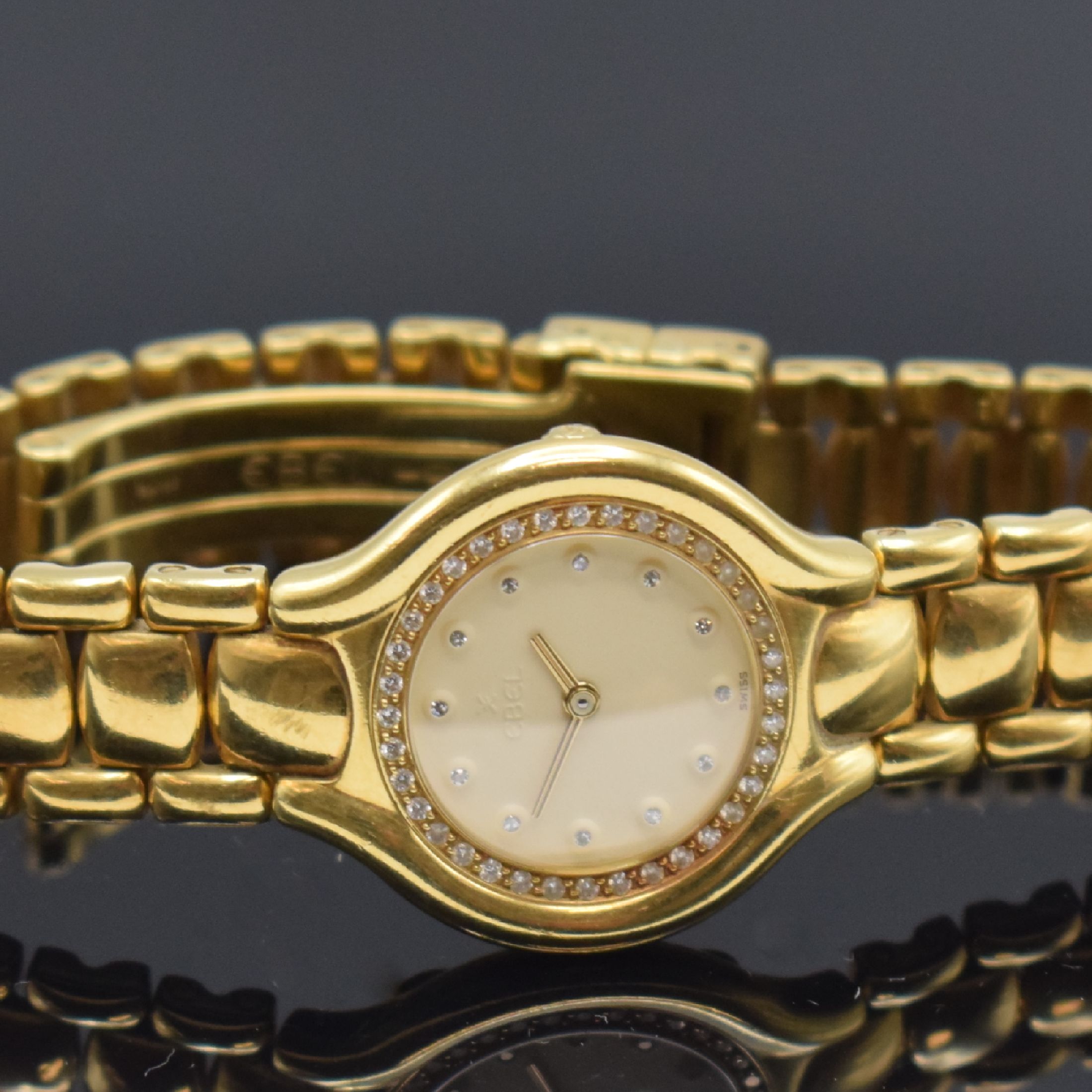 Detail b: EBEL Beluga Damenarmbanduhr in GG 750/000 Referenz 866949, Schweiz um 2005, quarz, Boden 4-fach verschr., Lünette u. Zifferbl. mit Diamanten bes., ...