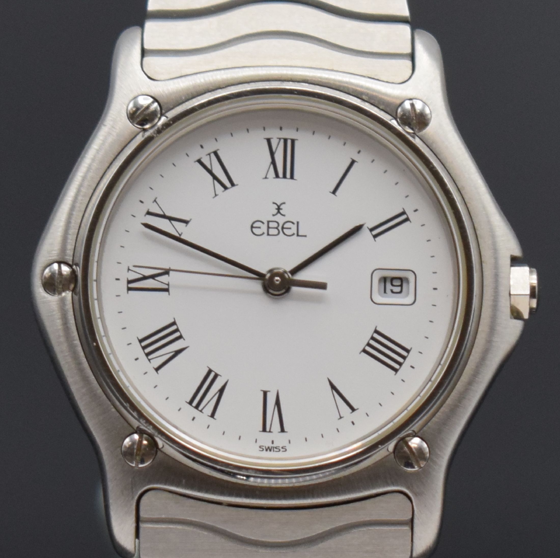 Detail a: EBEL Sport Classique Armbanduhr in Stahl Referenz 983909, Schweiz um 1990, quarz, Stülpgeh., Lünette 5-fach verschr., Wellengliederband, weißes ...