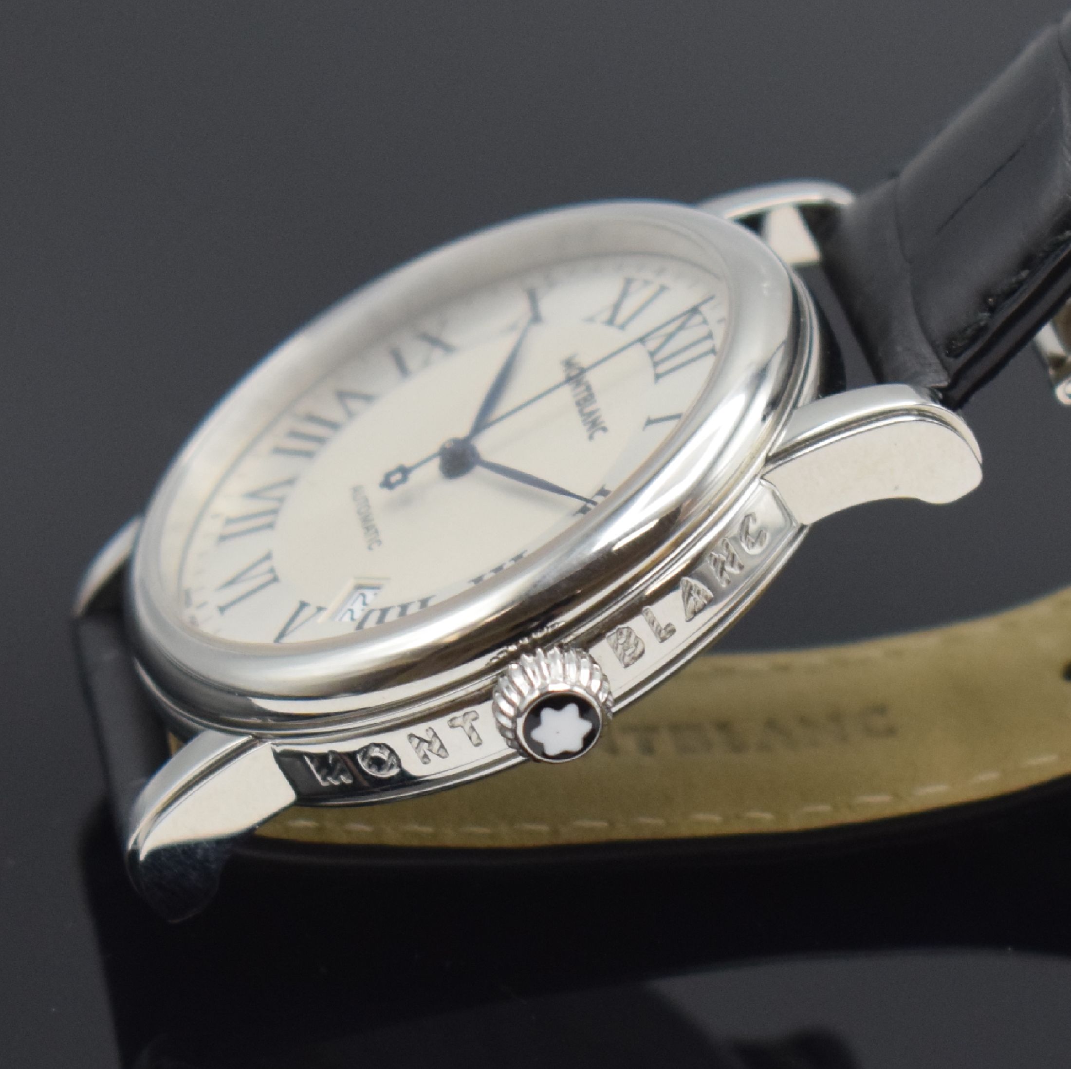 Detail e: MONTBLANC Star Herrenarmbanduhr Referenz 7068, Schweiz um 2005, Automatik, Edelstahlgeh., Boden aufgedr., orig. Lederband m. orig. Faltschl., silb. ...