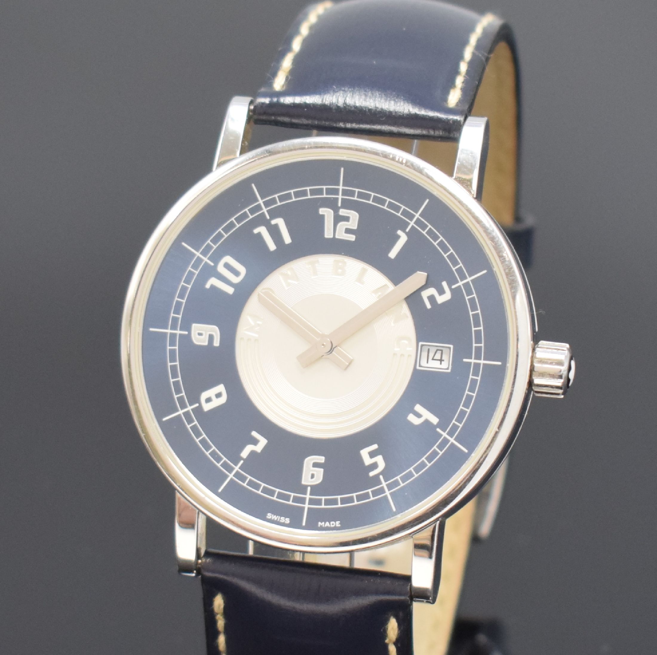 Detail a: MONTBLANC Summit Herrenarmbanduhr Referenz 7045, Schweiz um 2005, quarz, 2-teil. Edelstahlgehäuse, Boden aufgedr., orig. Lederband m. Dornschl., ...