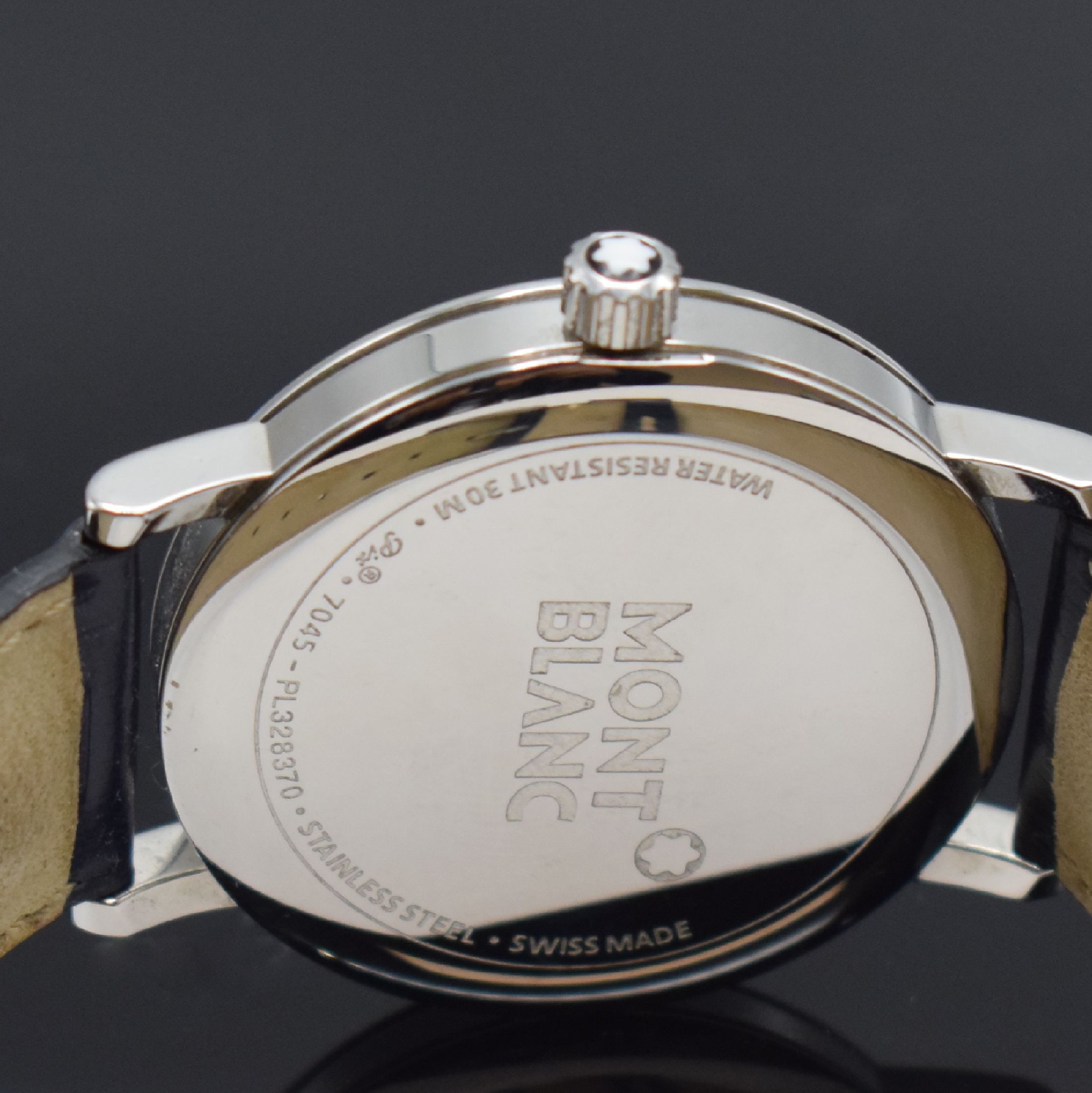 Detail b: MONTBLANC Summit Herrenarmbanduhr Referenz 7045, Schweiz um 2005, quarz, 2-teil. Edelstahlgehäuse, Boden aufgedr., orig. Lederband m. Dornschl., ...
