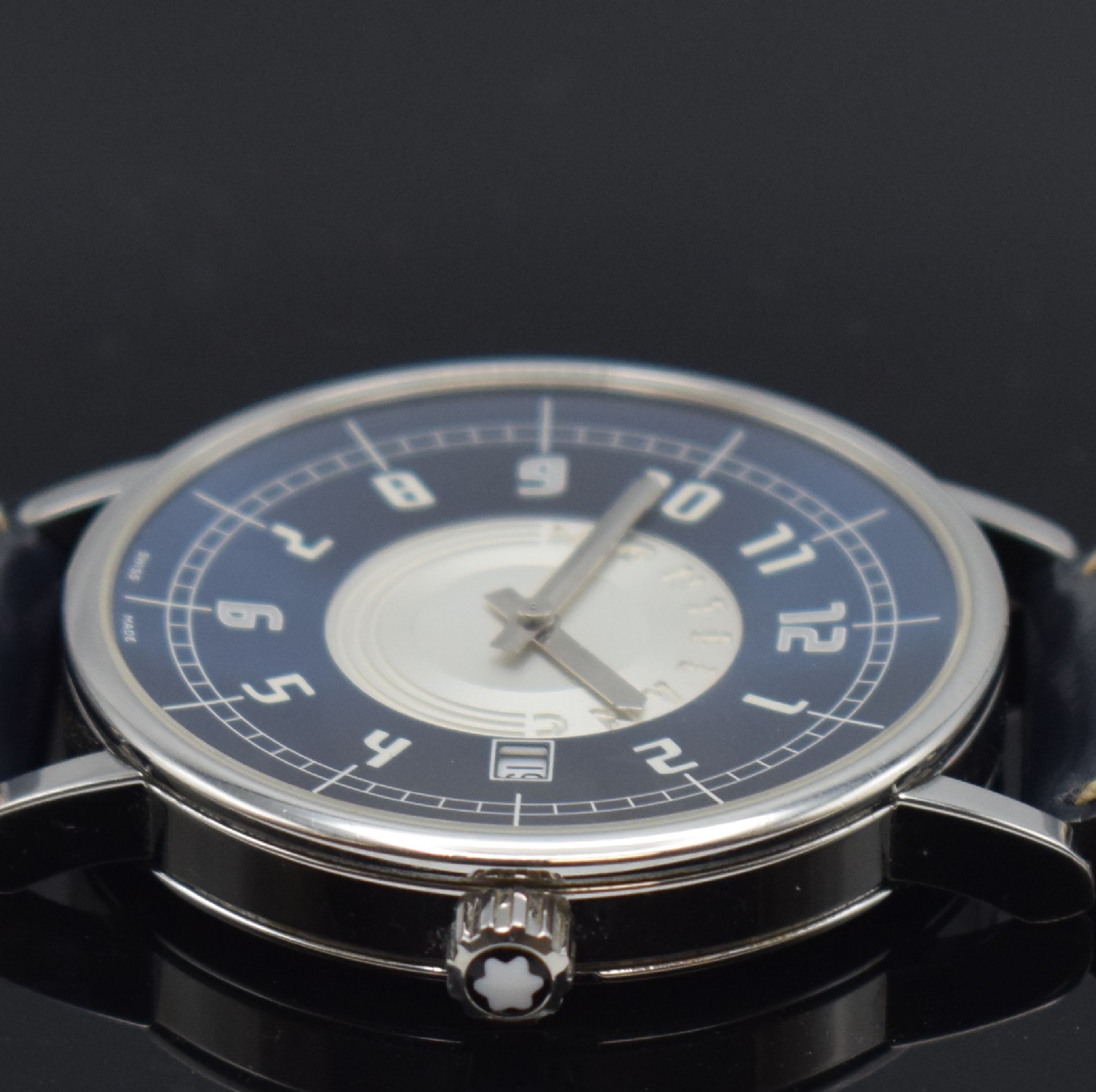 Detail c: MONTBLANC Summit Herrenarmbanduhr Referenz 7045, Schweiz um 2005, quarz, 2-teil. Edelstahlgehäuse, Boden aufgedr., orig. Lederband m. Dornschl., ...
