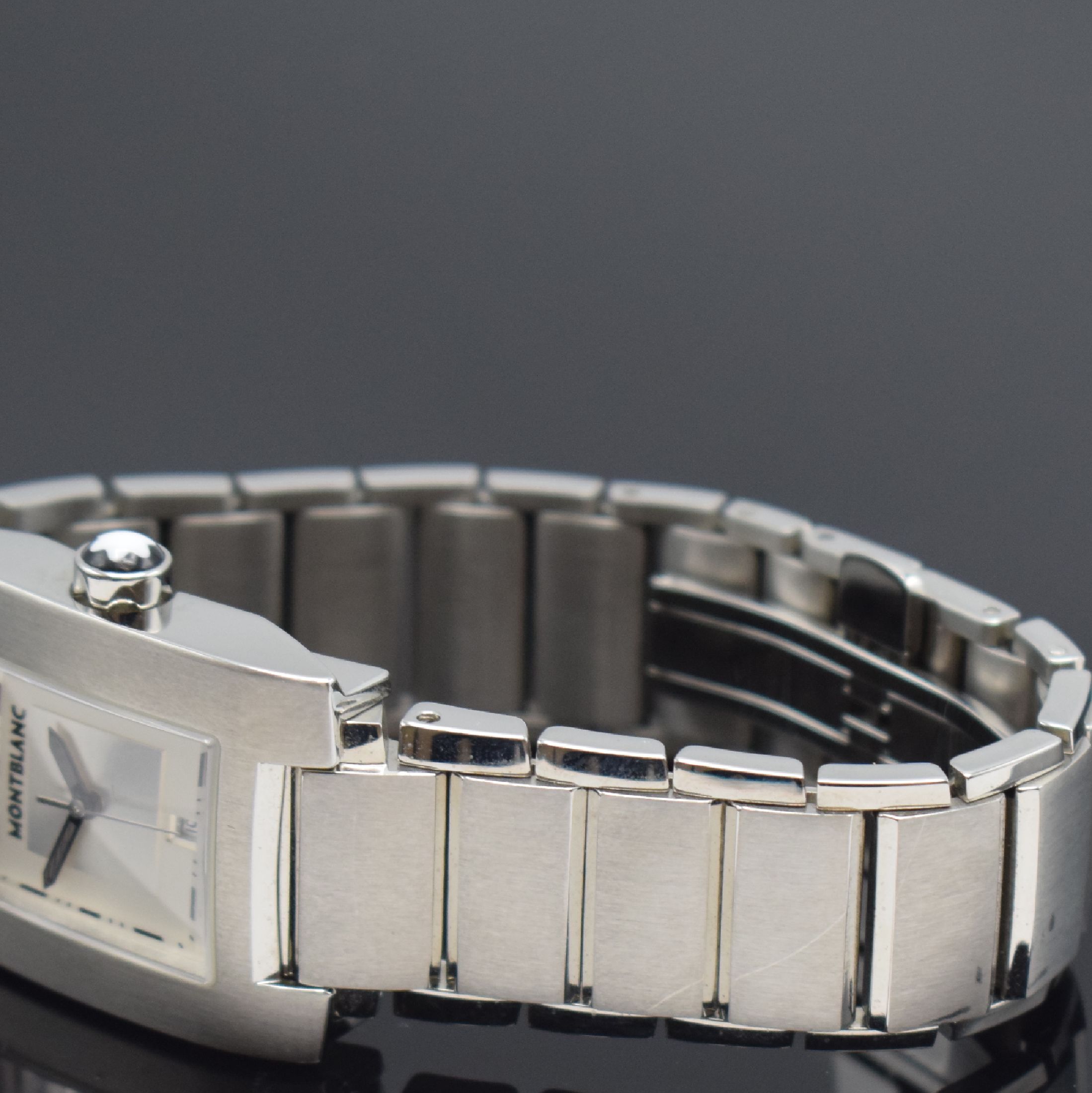 Detail c: MONTBLANC Profile Armbanduhr Referenz 7048, Schweiz um 2005, quarz, Edelstahlgeh. inkl. Gliederband m. dopp. Faltschl., Boden aufgedr., silb. ...