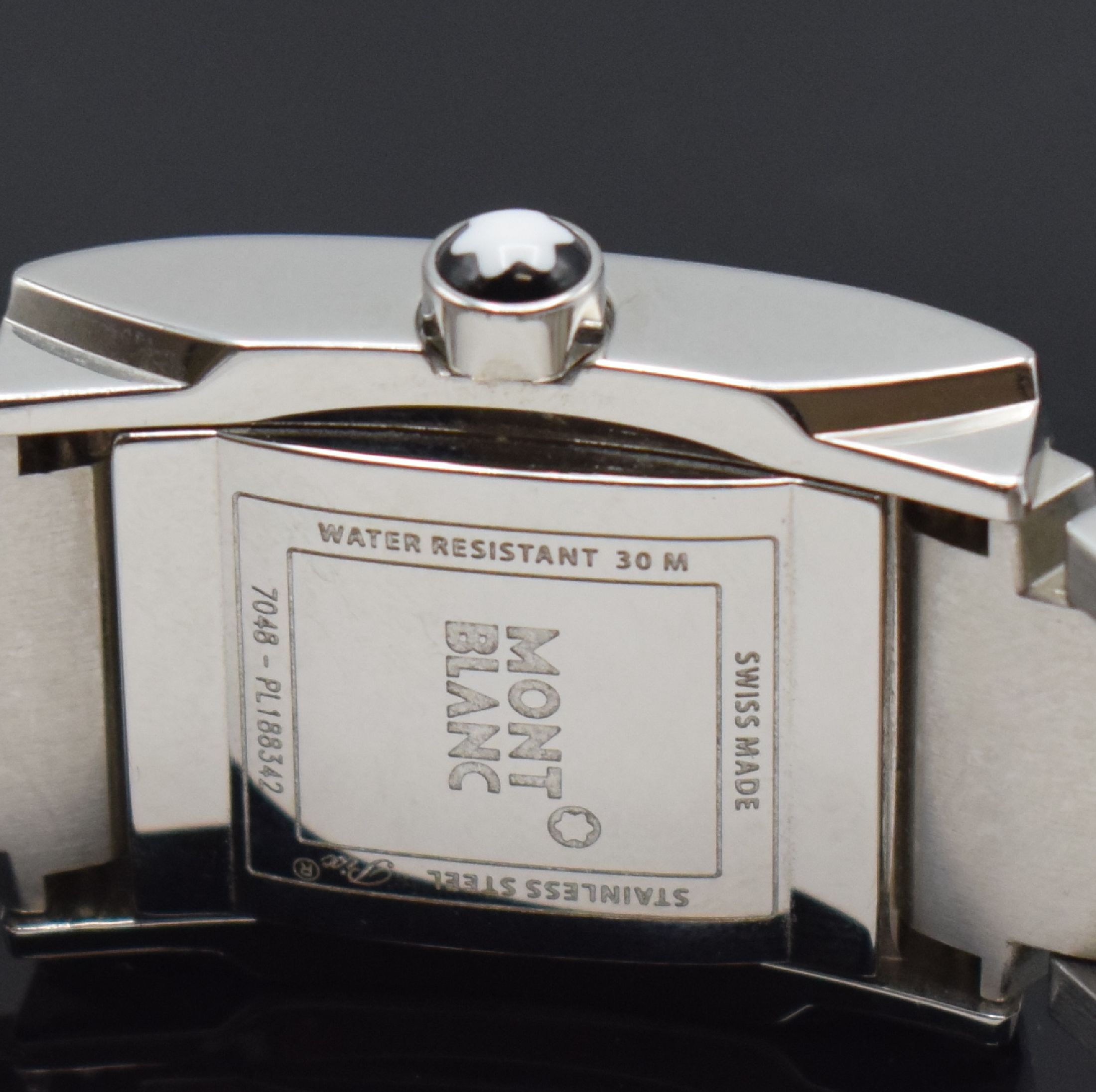 Detail d: MONTBLANC Profile Armbanduhr Referenz 7048, Schweiz um 2005, quarz, Edelstahlgeh. inkl. Gliederband m. dopp. Faltschl., Boden aufgedr., silb. ...