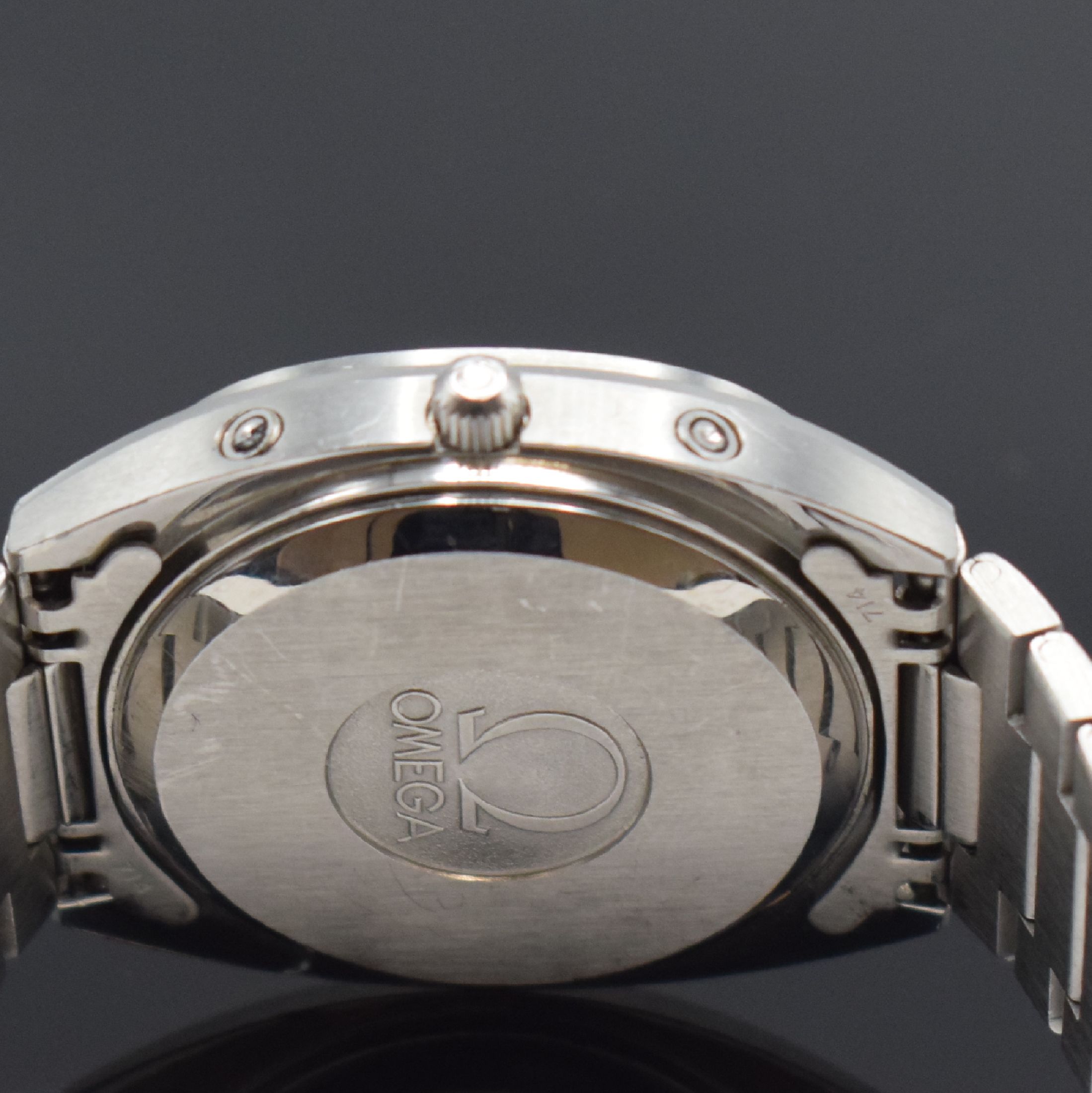 Detail c: OMEGA Quartz Herrenarmbanduhr mit Tag und Datum Referenz 196.0066, Schweiz um 1974, quarz, Stahlgeh. inkl. orig. Gliederband m. Faltschl., Boden ...