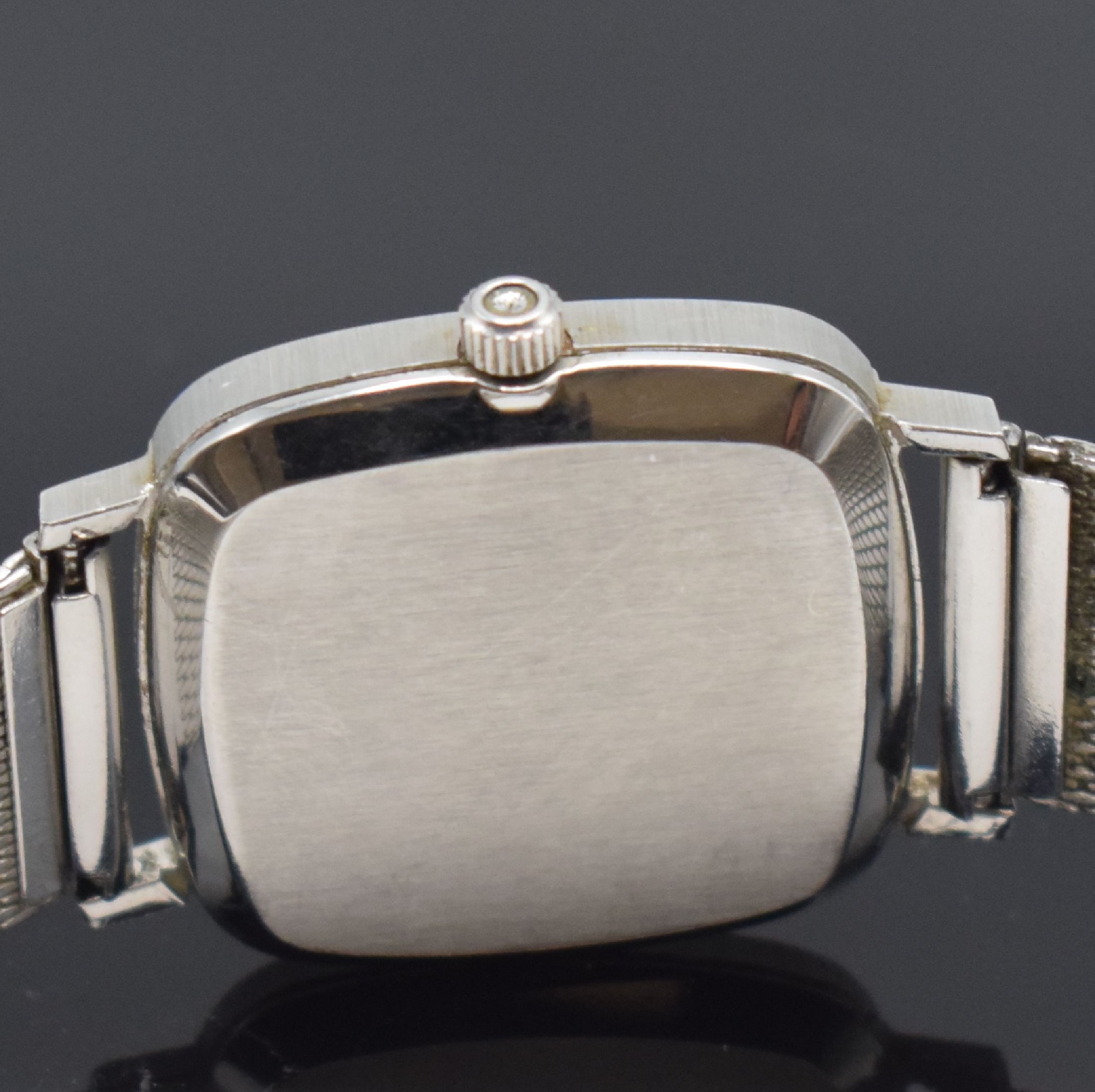 Detail c: OMEGA De Ville Quartz Armbanduhr in Stahl Referenz MD 191 0045, Schweiz um 1977, quarz, 2-teil. Geh., Boden aufgedr., silb. Zifferbl. m. röm. ...