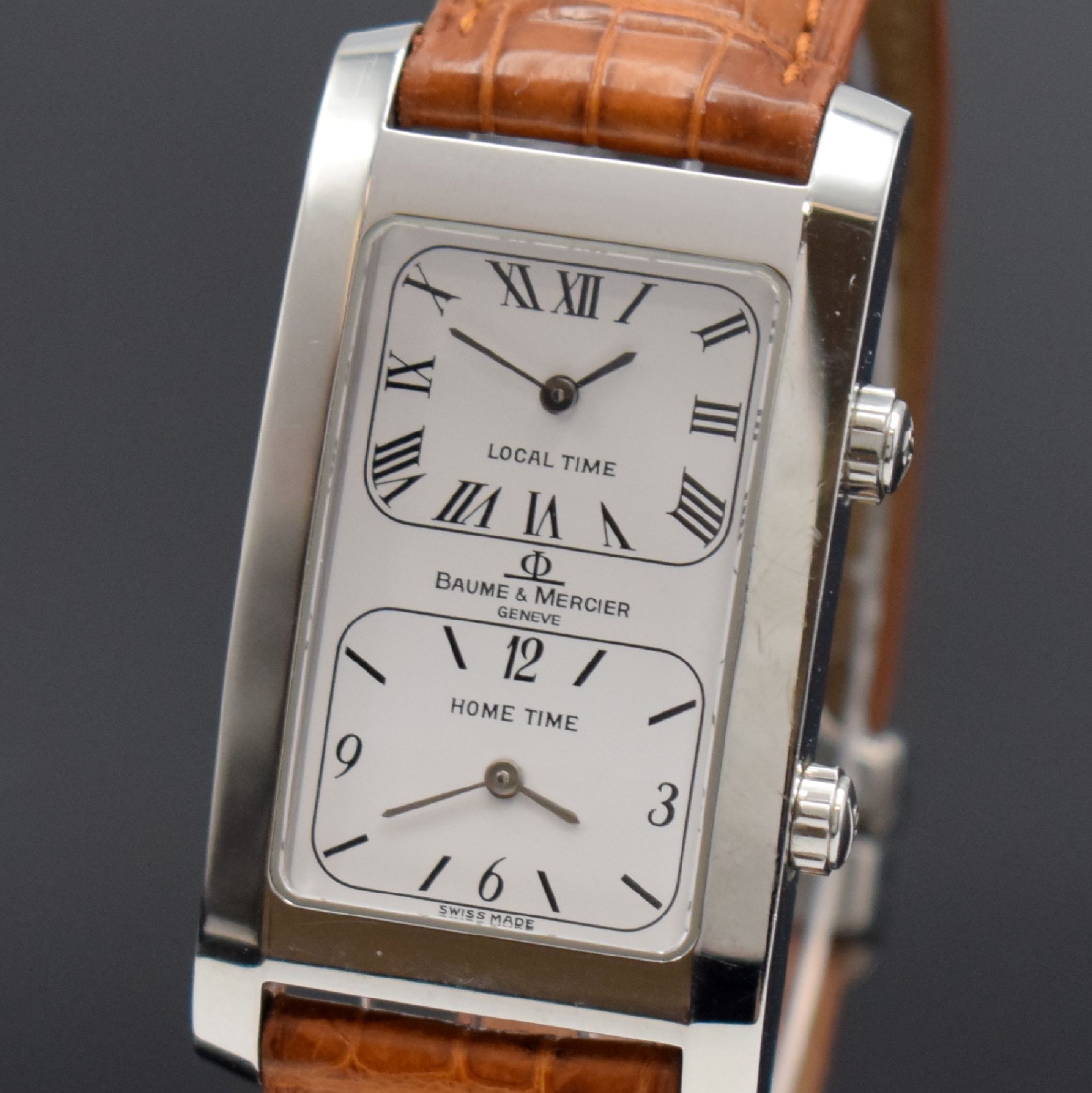 Detail a: BAUME & MERCIER Armbanduhr Modell Hampton Dual Time Referenz MV045121, Schweiz um 2005, quarz, Edelstahlgeh. inkl. orig. Lederband m. orig. ...
