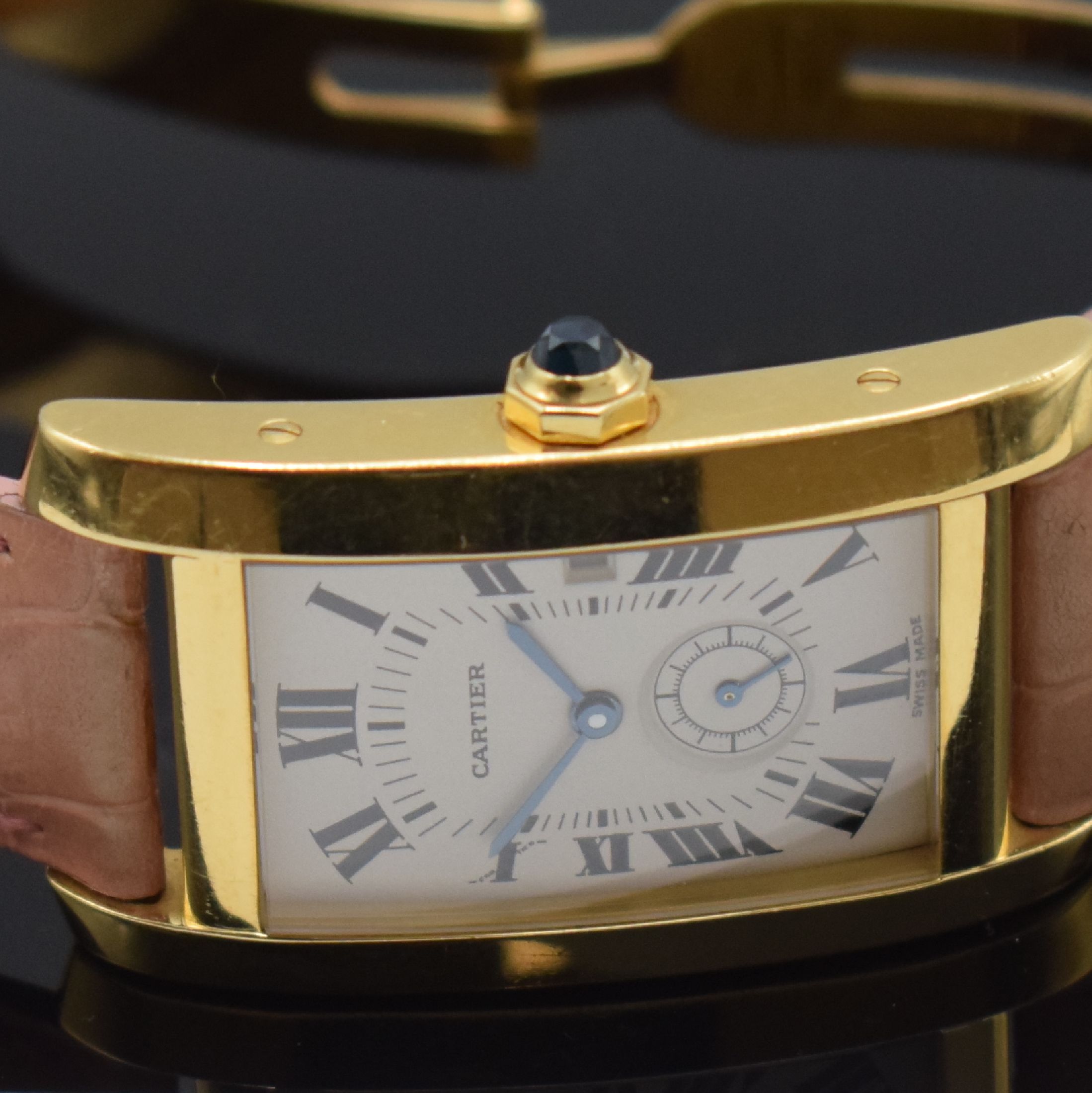 Detail b: CARTIER Tank Americaine Damenarmbanduhr in GG 750/000 Referenz 1716, Schweiz um 2000, quarz, 2-teil. Geh., Boden 8-fach verschr. (1 Schr. zu ers.), ...