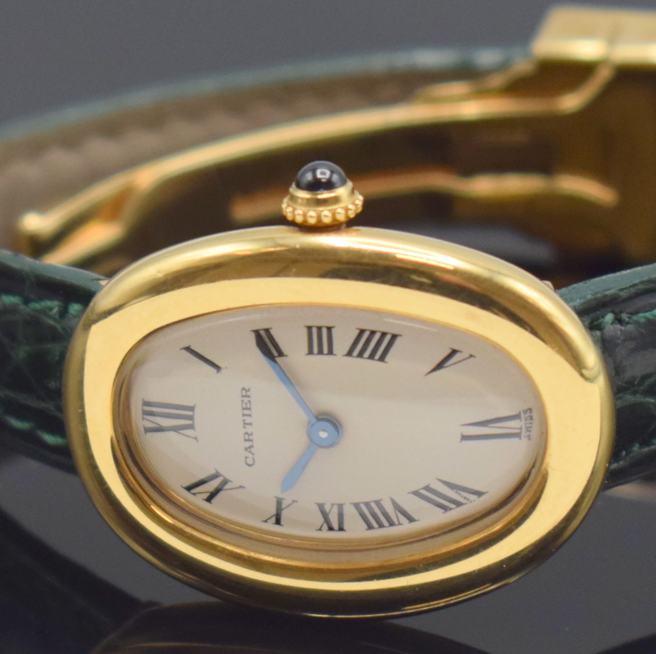 Detail b: CARTIER Paris Damenarmbanduhr Serie Baignoire in GG 750/000 Referenz 3171, Schweiz um 1990, quarz, Boden m. Widmungsgravur 4-fach verschr., orig. ...