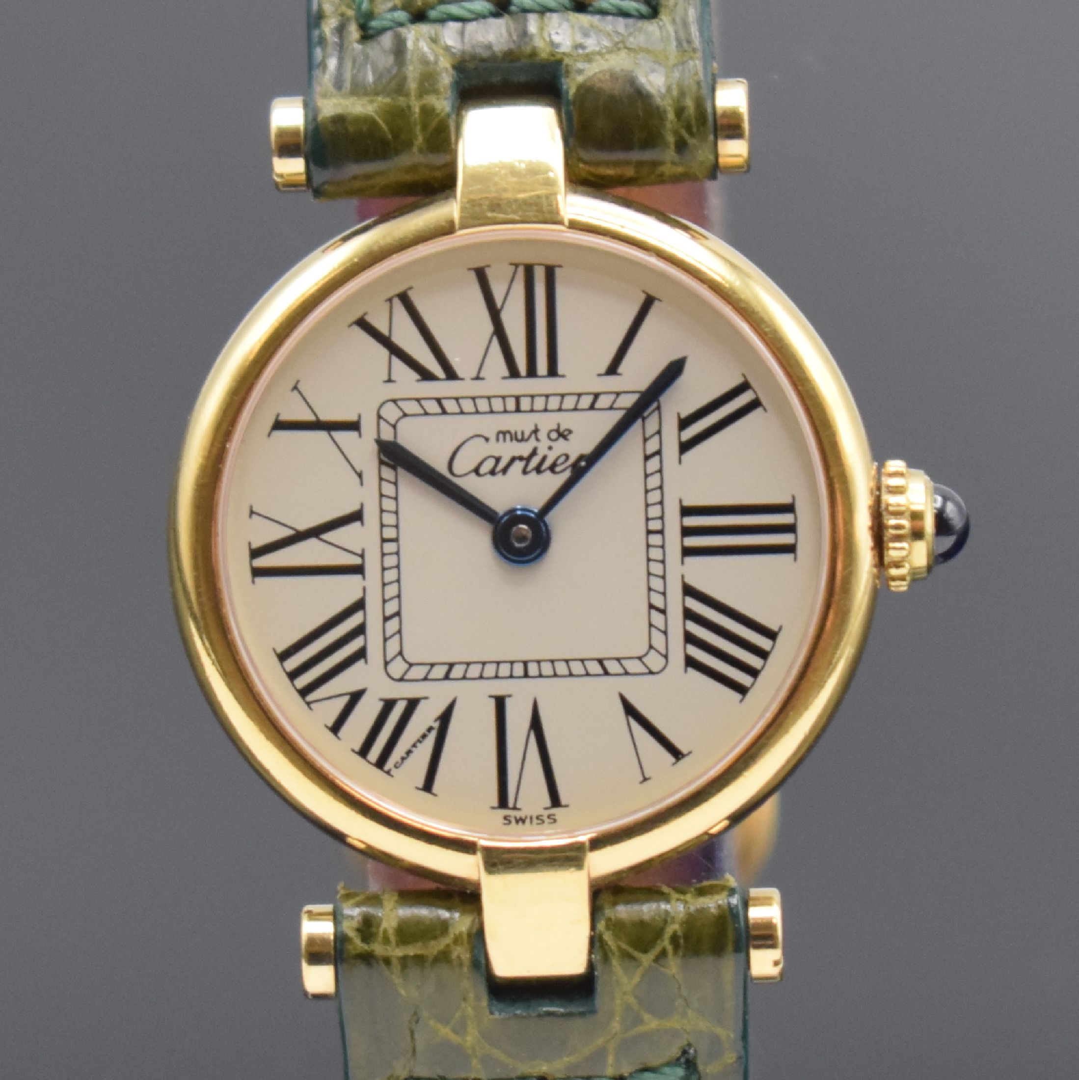 Detail a: CARTIER Vendome Damenarmbanduhr Referenz 590004, Schweiz um 1990, quarz, verg. Silbergeh., Boden verschr., orig. Lederband m. orig. Faltschl., silb. ...