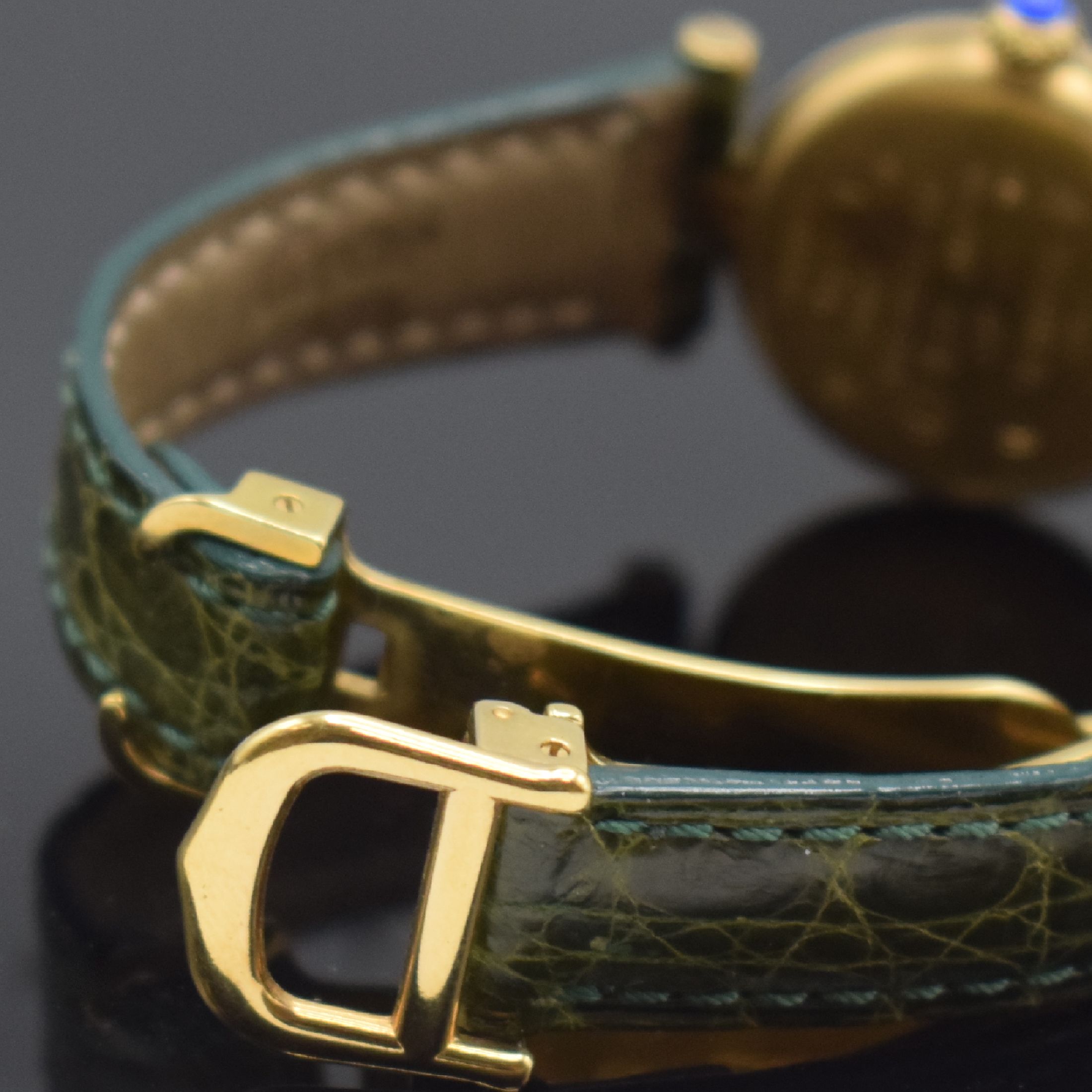 Detail c: CARTIER Vendome Damenarmbanduhr Referenz 590004, Schweiz um 1990, quarz, verg. Silbergeh., Boden verschr., orig. Lederband m. orig. Faltschl., silb. ...