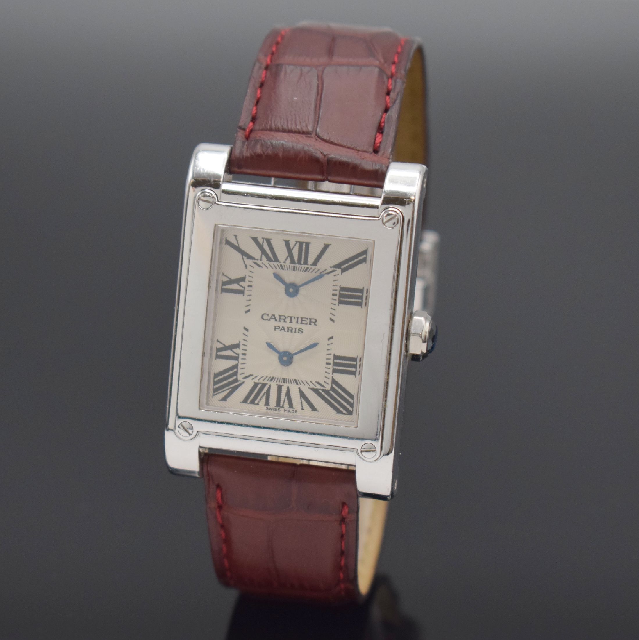 CARTIER Tank á Vis Herrenarmbanduhr mit 2 Zeitzonen aus der Collection Priveé Cartier Paris Referenz W1534351 in WG 750/000, Schweiz um 2005, ...