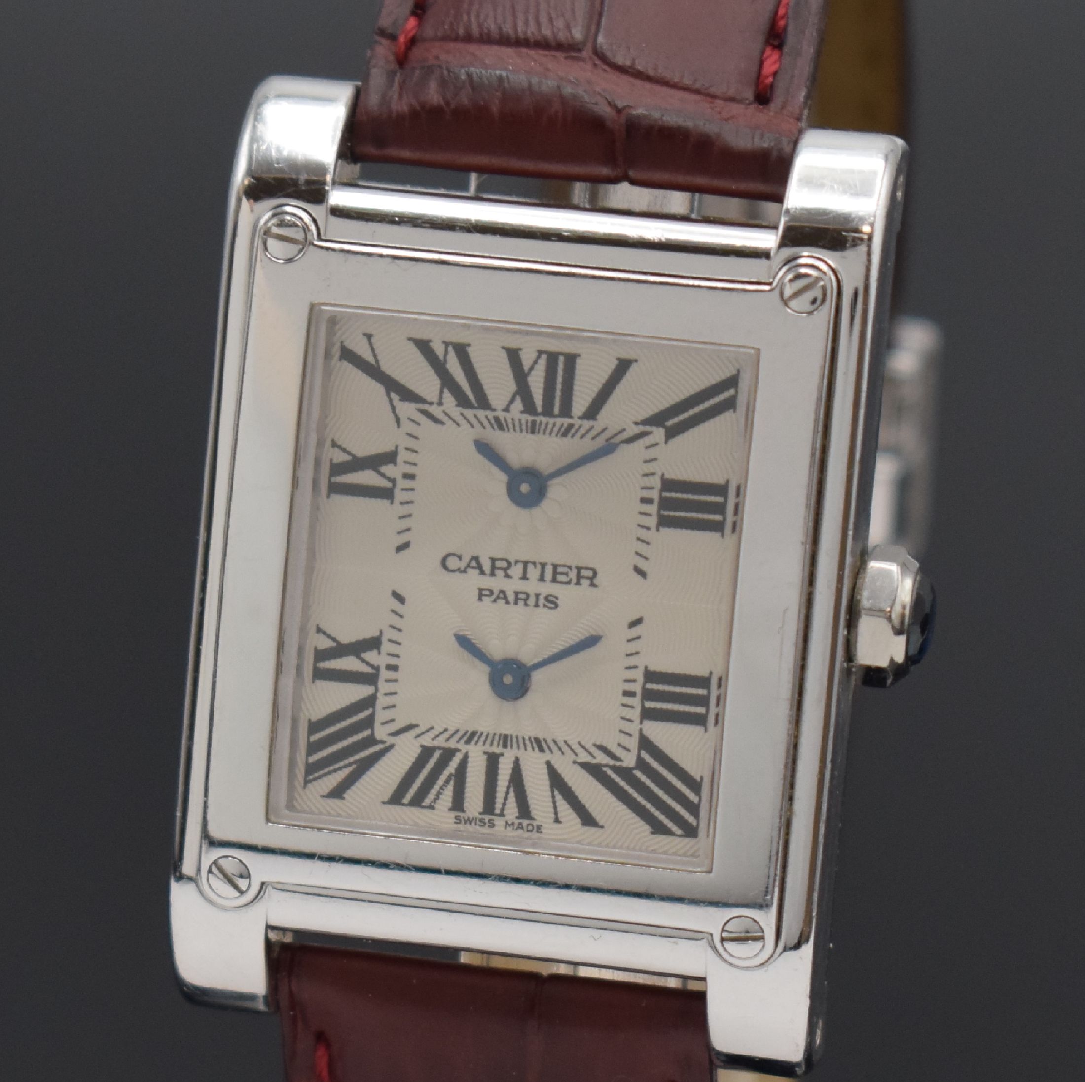 Detail a: CARTIER Tank á Vis Herrenarmbanduhr mit 2 Zeitzonen aus der Collection Priveé Cartier Paris Referenz W1534351 in WG 750/000, Schweiz um 2005, ...