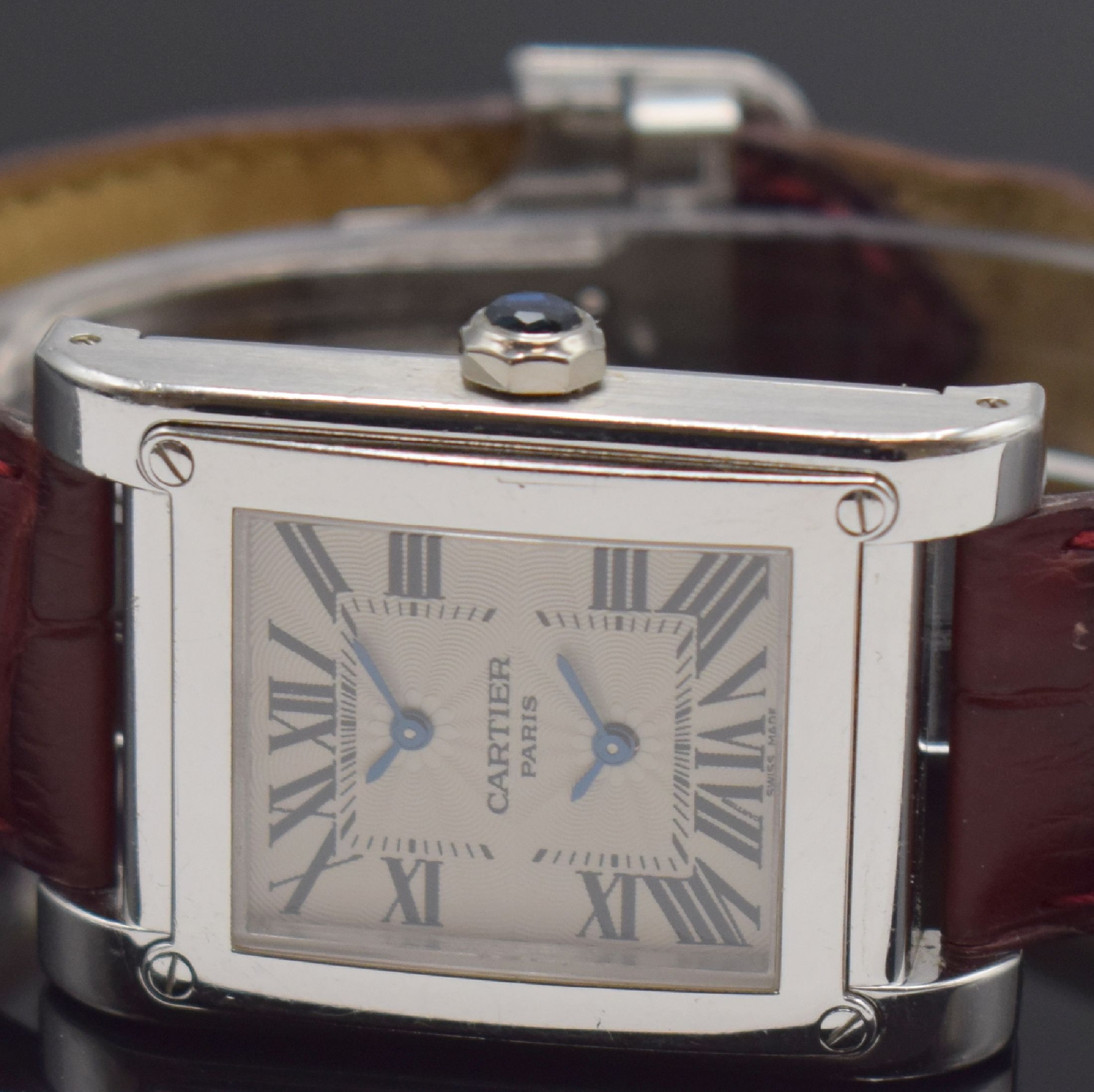 Detail c: CARTIER Tank á Vis Herrenarmbanduhr mit 2 Zeitzonen aus der Collection Priveé Cartier Paris Referenz W1534351 in WG 750/000, Schweiz um 2005, ...