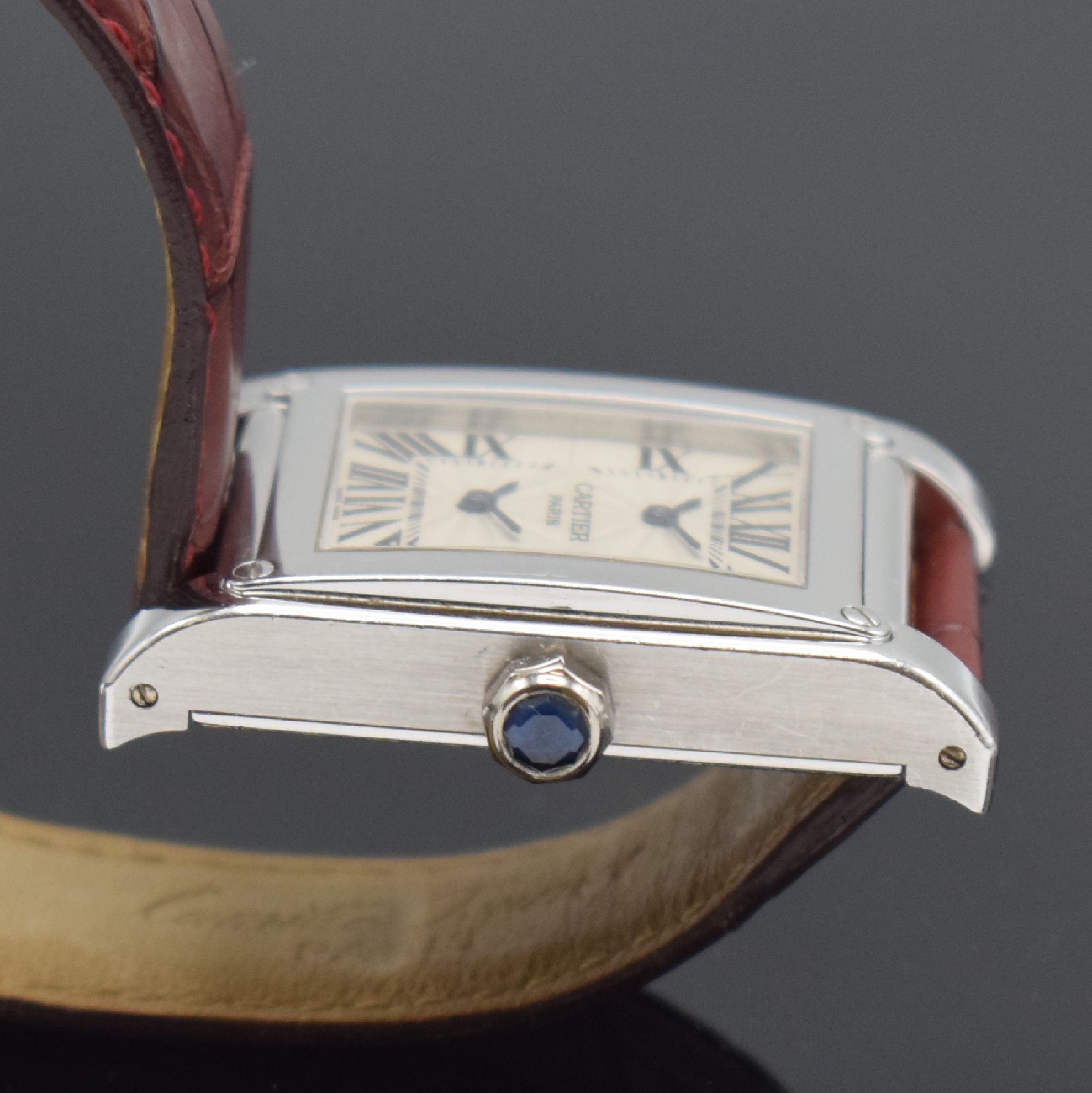 Detail h: CARTIER Tank á Vis Herrenarmbanduhr mit 2 Zeitzonen aus der Collection Priveé Cartier Paris Referenz W1534351 in WG 750/000, Schweiz um 2005, ...