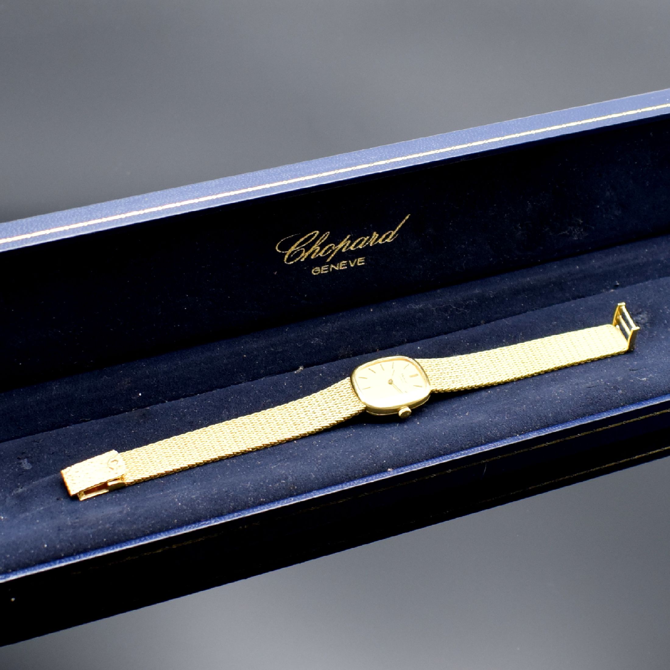 Detail f: CHOPARD Damenarmbanduhr in GG 750/000 Referenz 5147, Schweiz um 1990, quarz, GG 750/000 Band, Boden aufgedr., goldfarb. Zifferbl. m. gold. Std.-Ind. ...
