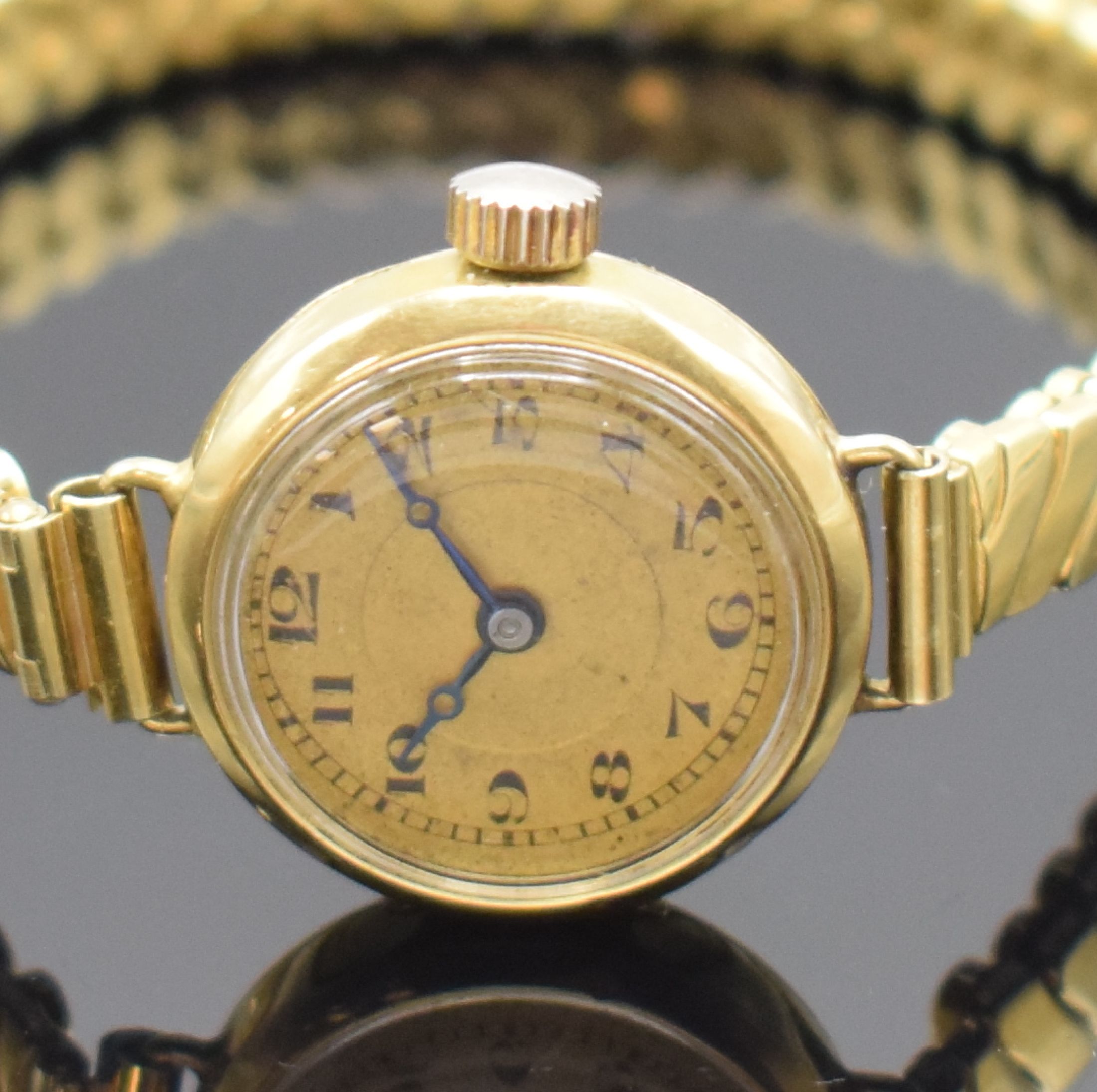 Detail a: BIDLINGMAIER Armbanduhr in GG 585/000, Deutschland um 1925, Handaufzug, Scharnierboden, Elasto-Fixo-Scheren- Gliederband m. Goldkappen in GG 585/000 ...