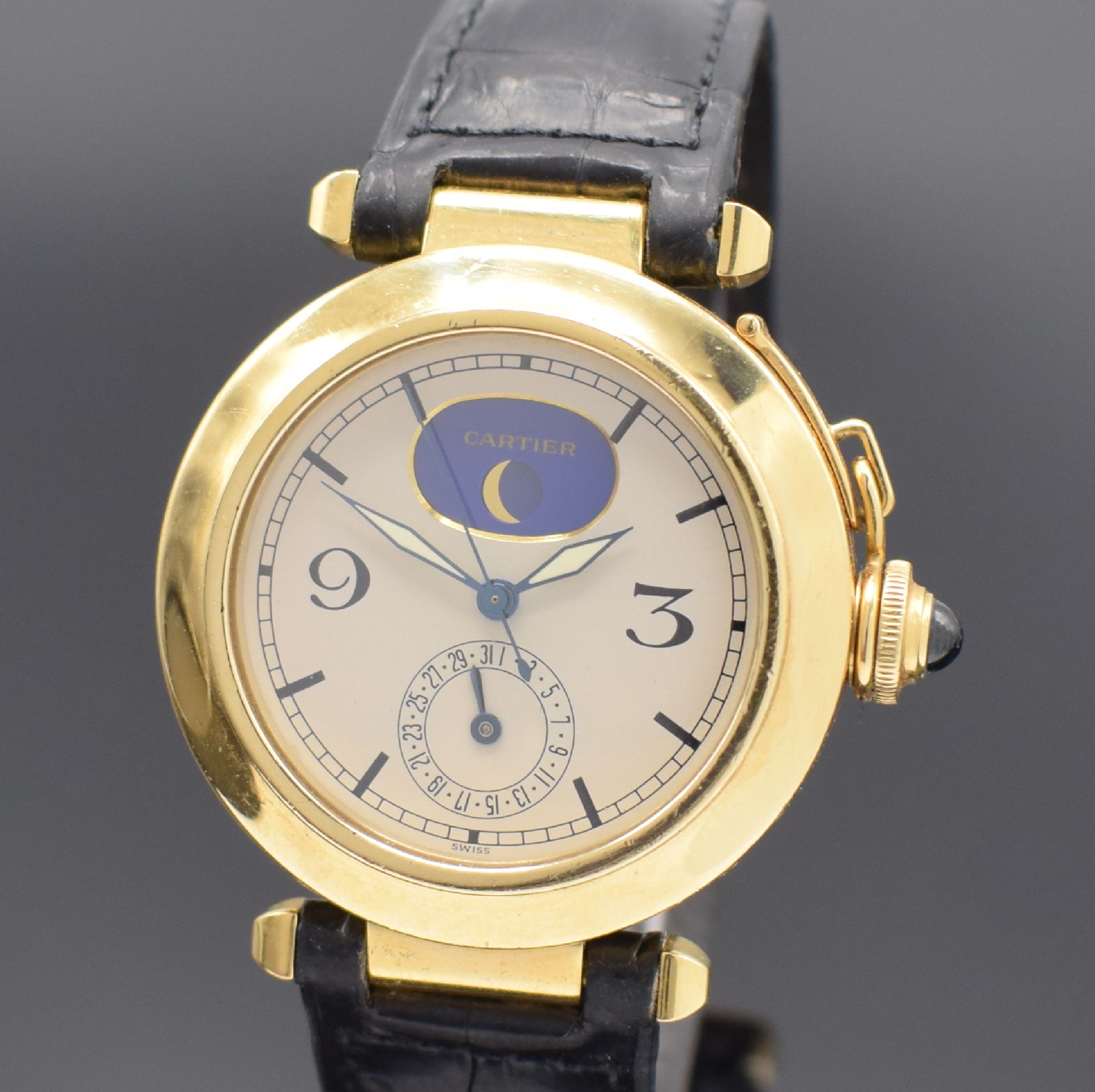 Detail a: CARTIER Armbanduhr Modellserie Pasha in GG 750/000 Referenz 30001, Schweiz um 1995, quarz, Boden 8-fach verschr., orig. Lederband m. orig. GG 750/000 ...