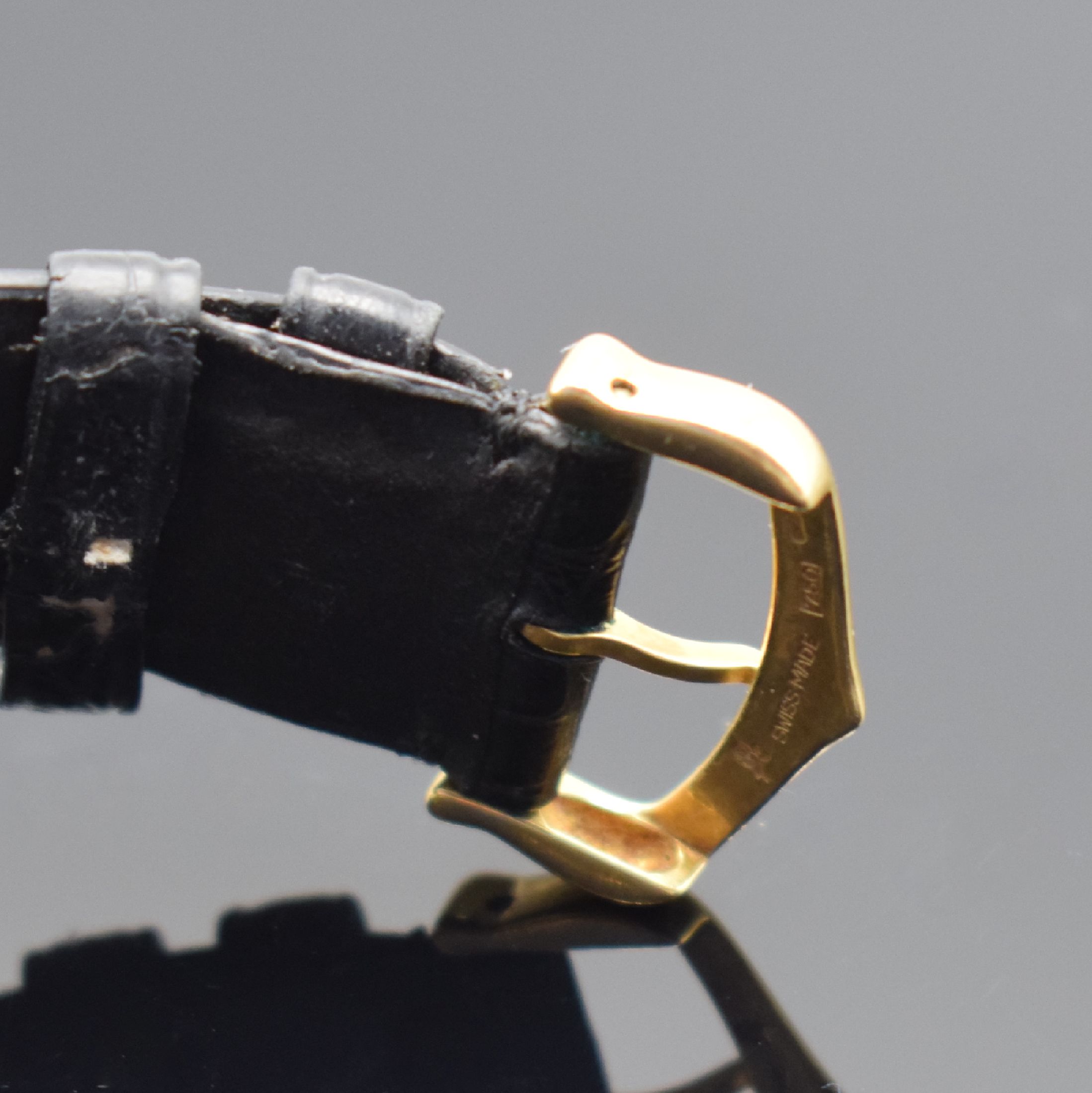 Detail b: CARTIER Armbanduhr Modellserie Pasha in GG 750/000 Referenz 30001, Schweiz um 1995, quarz, Boden 8-fach verschr., orig. Lederband m. orig. GG 750/000 ...