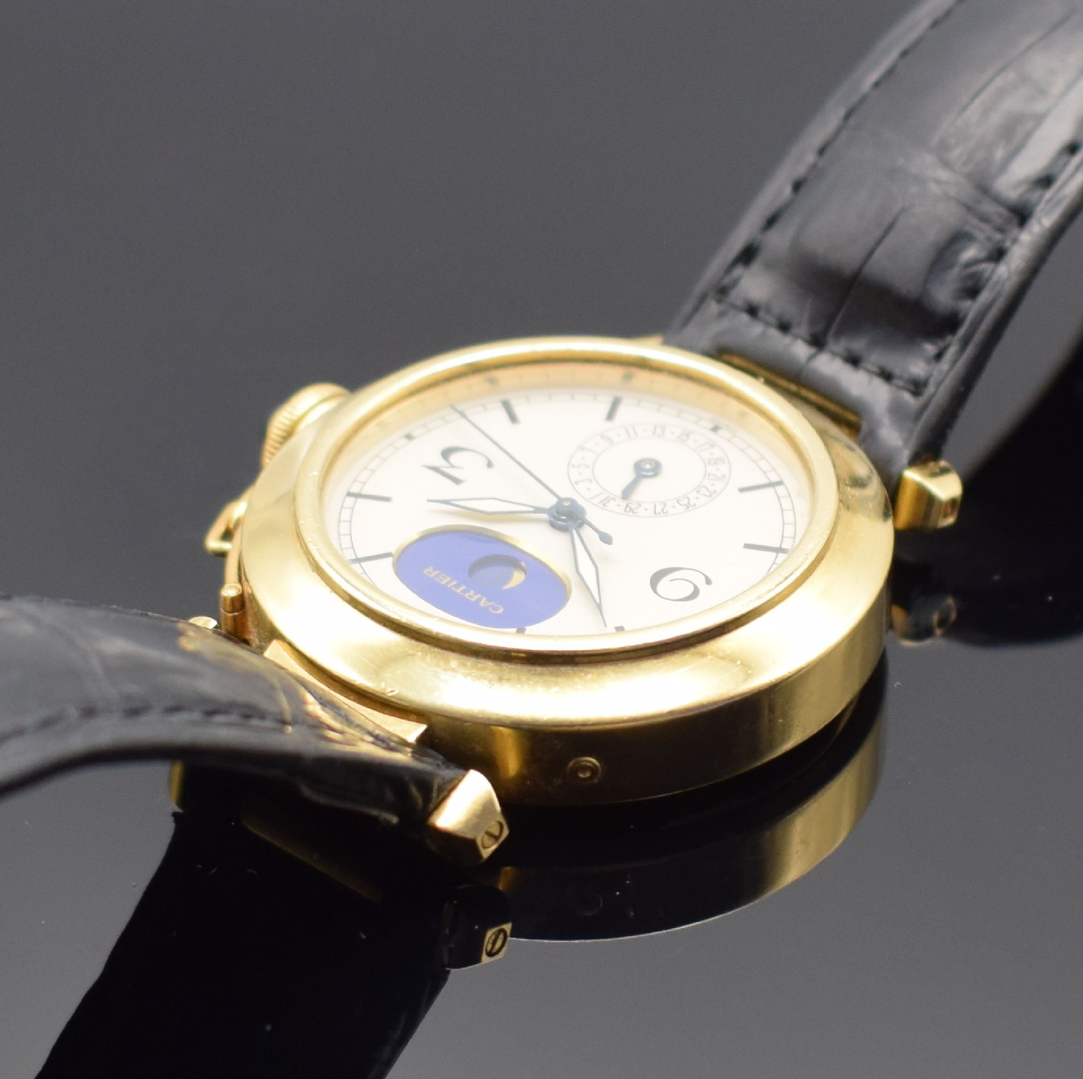 Detail d: CARTIER Armbanduhr Modellserie Pasha in GG 750/000 Referenz 30001, Schweiz um 1995, quarz, Boden 8-fach verschr., orig. Lederband m. orig. GG 750/000 ...