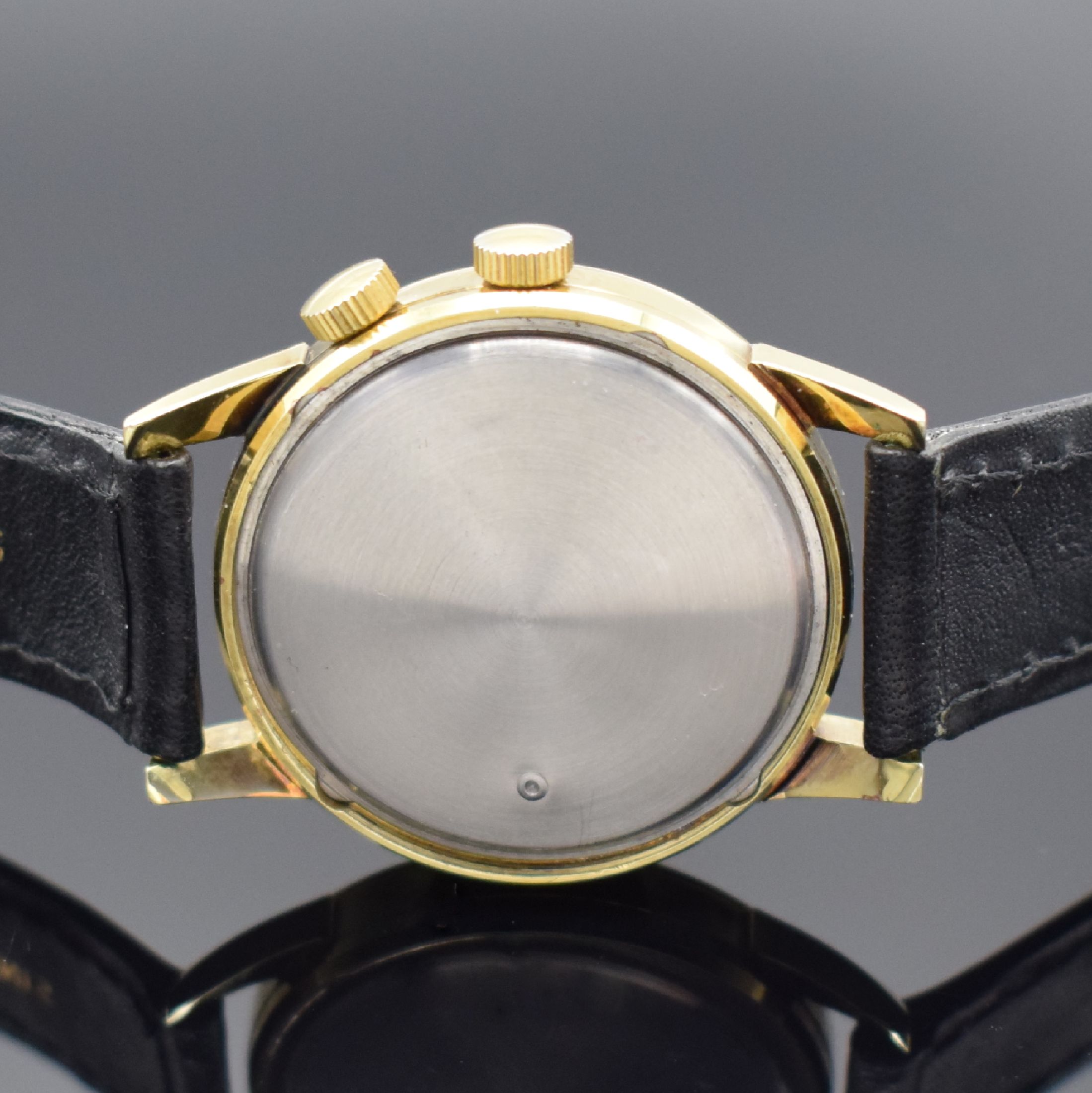 Detail d: ULTRA Armbandwecker, Handaufzug, Schweiz um 1960, verg. Metallgeh., Edelstahlboden verschr., Weckbereitschaftsfenster bei 9, Kal. Venus 230, ...