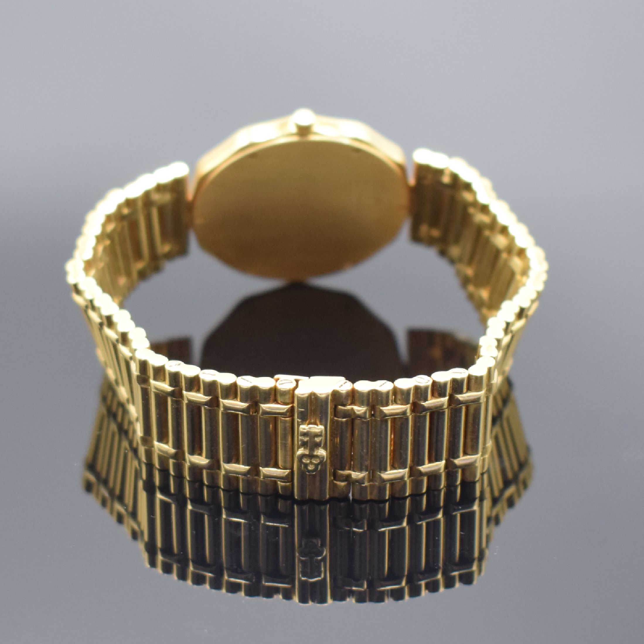 Detail b: CORUM Herrenarmbanduhr Serie Admiral´s Cup in GG 750/000 Referenz 64.810.56 V-66, Schweiz um 1985, GG 750/000 Gliederband m. dopp. Faltschl., Boden ...
